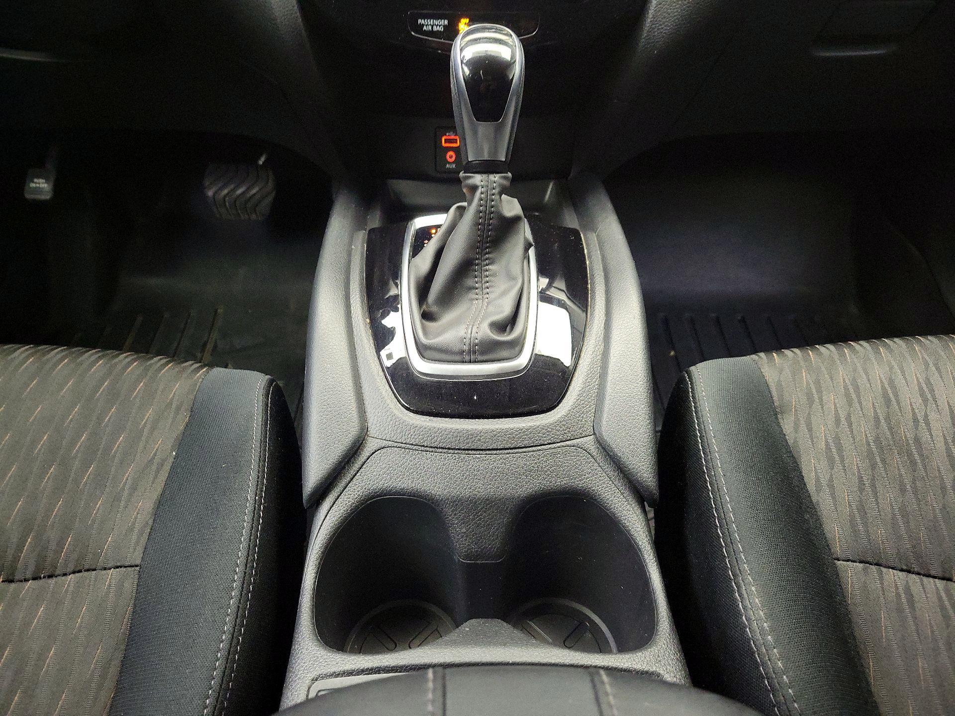 Thumbnail: 2017 Nissan Rogue - 18