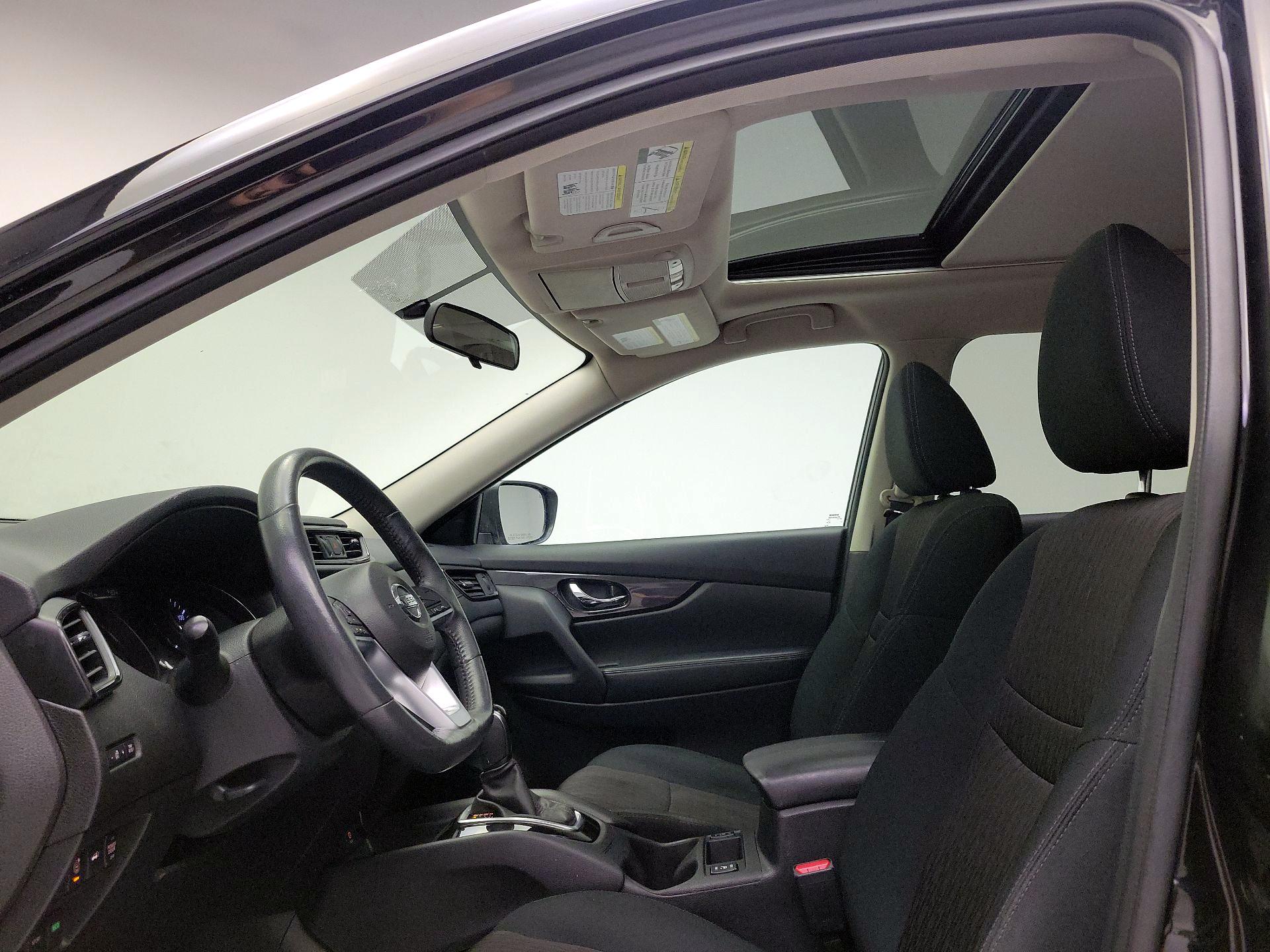 Thumbnail: 2017 Nissan Rogue - 20