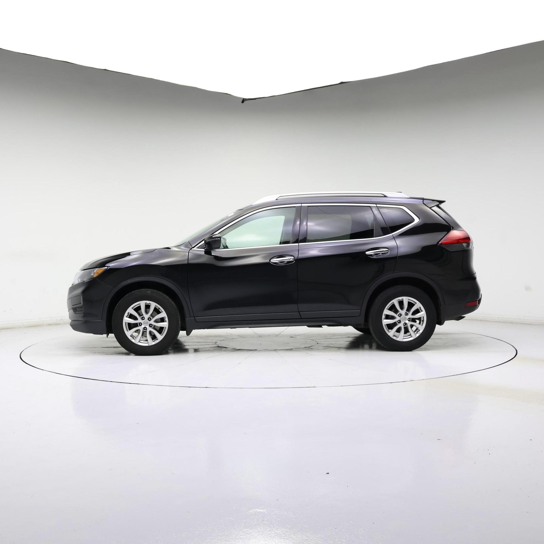 Thumbnail: 2017 Nissan Rogue - 3