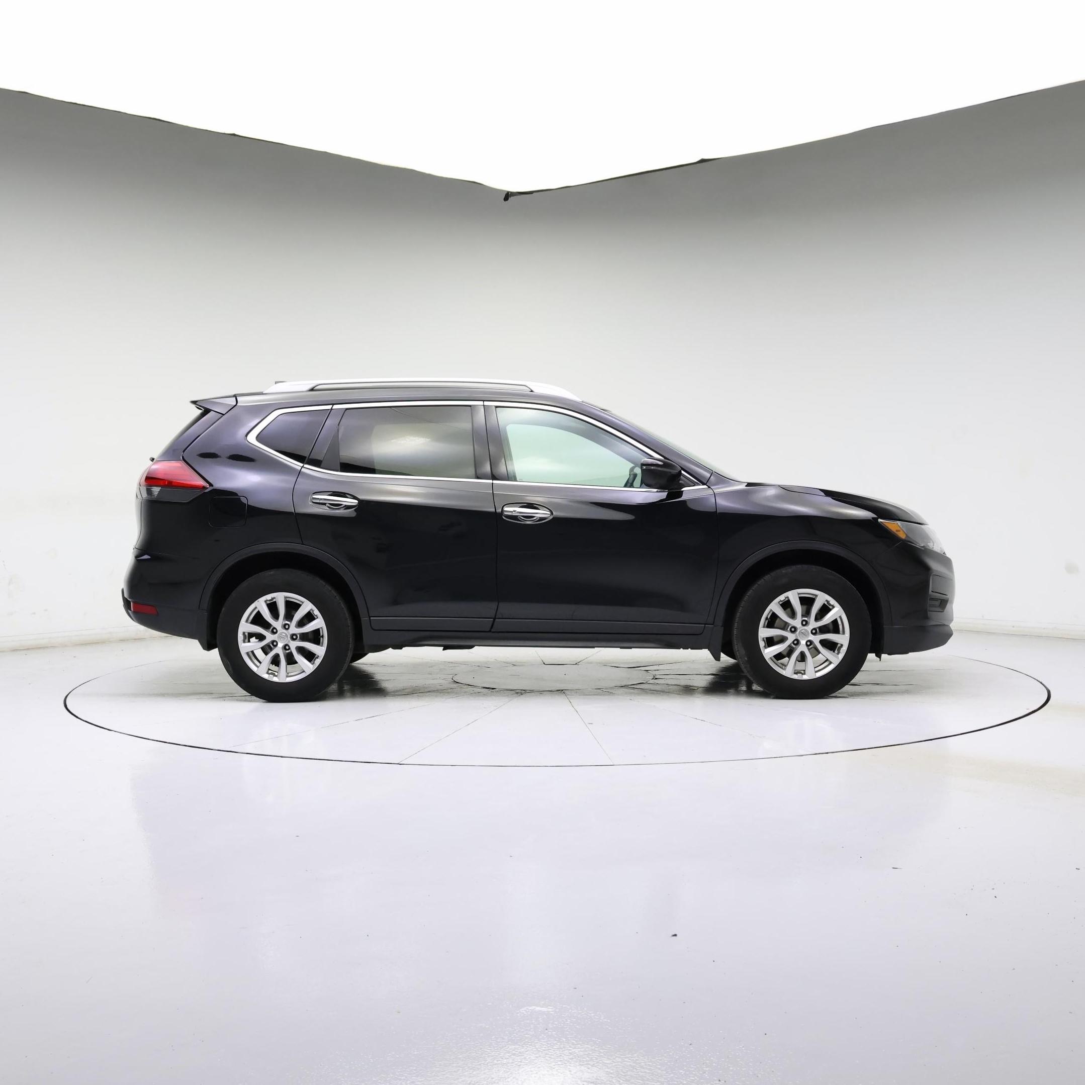 Thumbnail: 2017 Nissan Rogue - 7