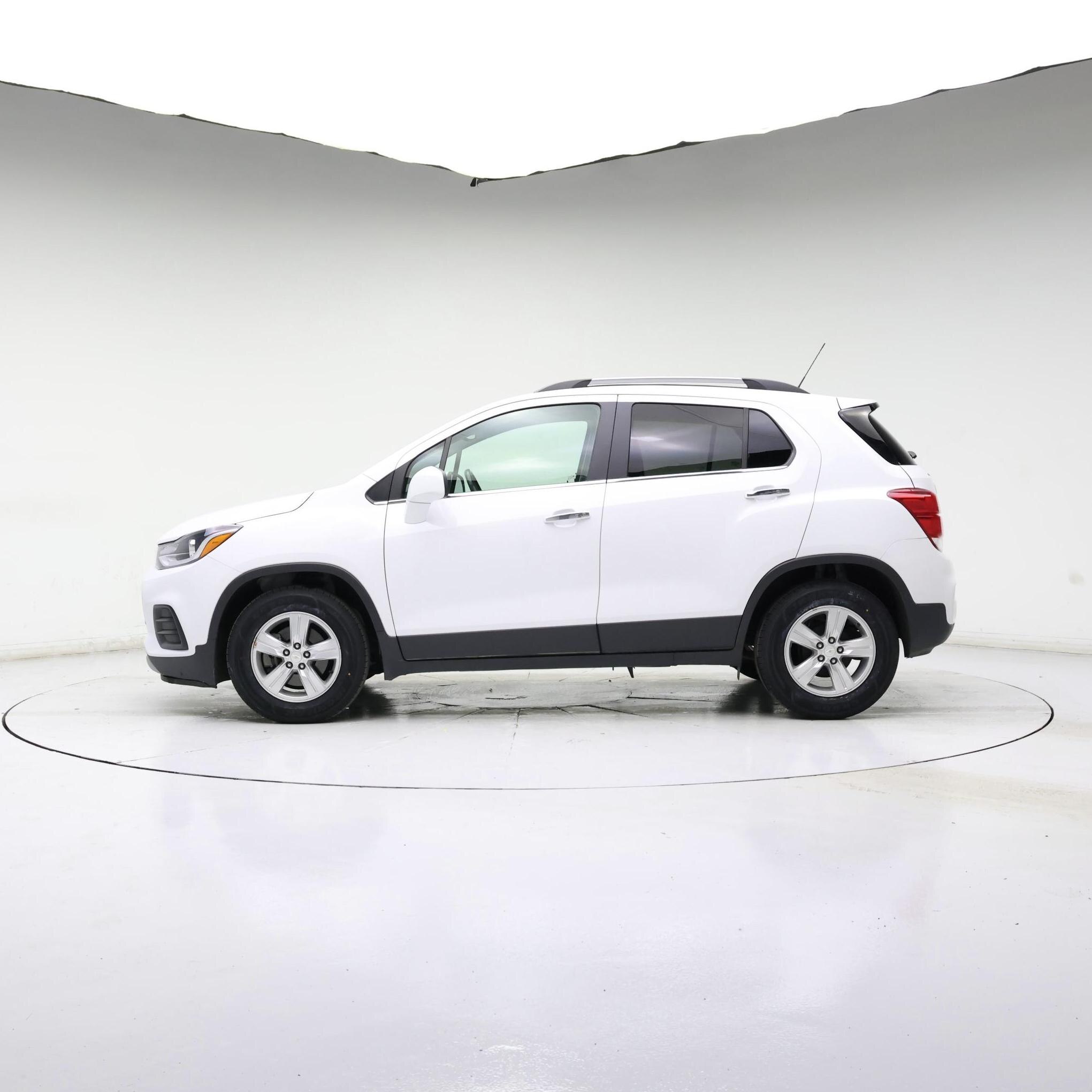 Thumbnail: 2018 Chevrolet Trax - 3