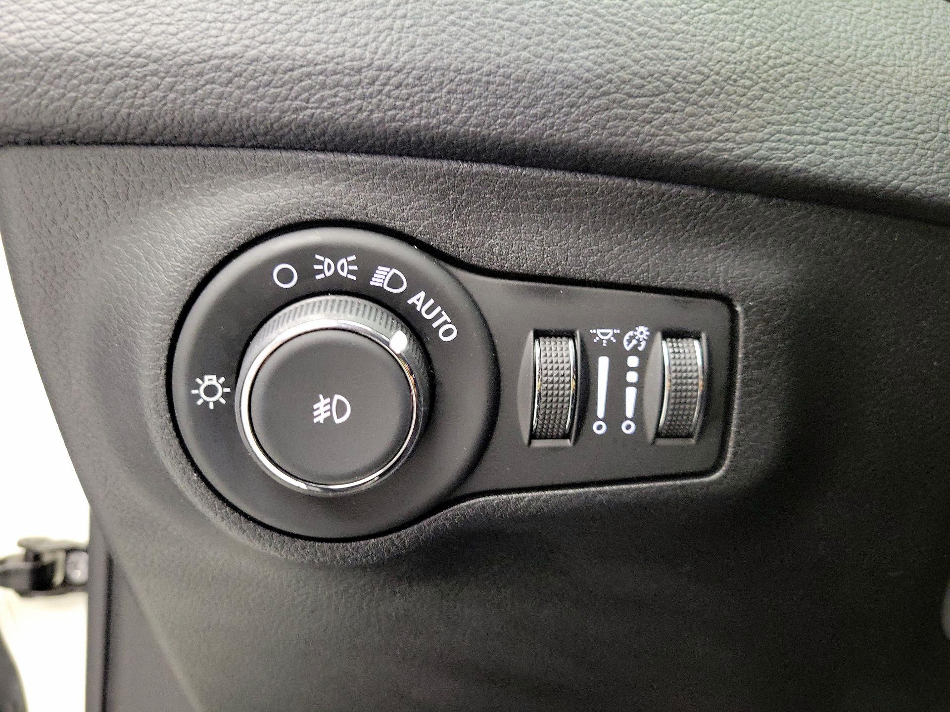 Thumbnail: 2019 Jeep Compass - 13