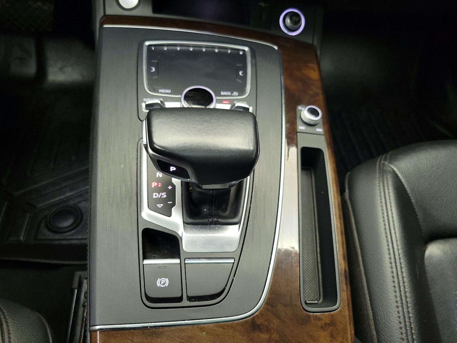 Thumbnail: 2020 Audi Q5 - 18