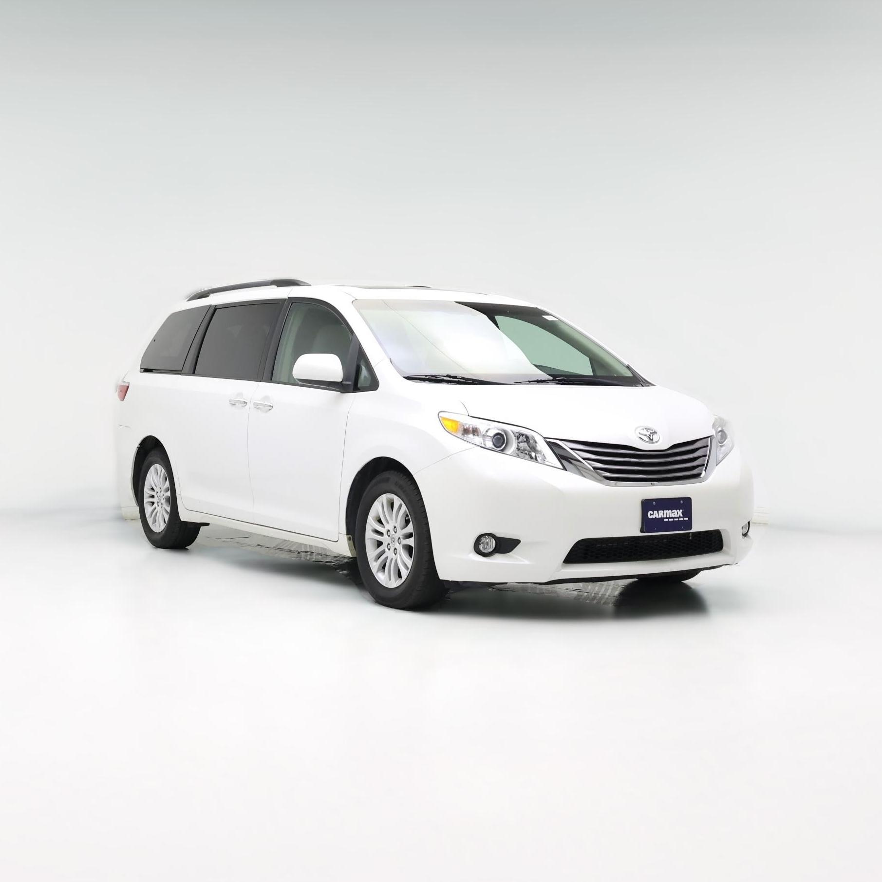 Thumbnail: 2015 Toyota Sienna - 1