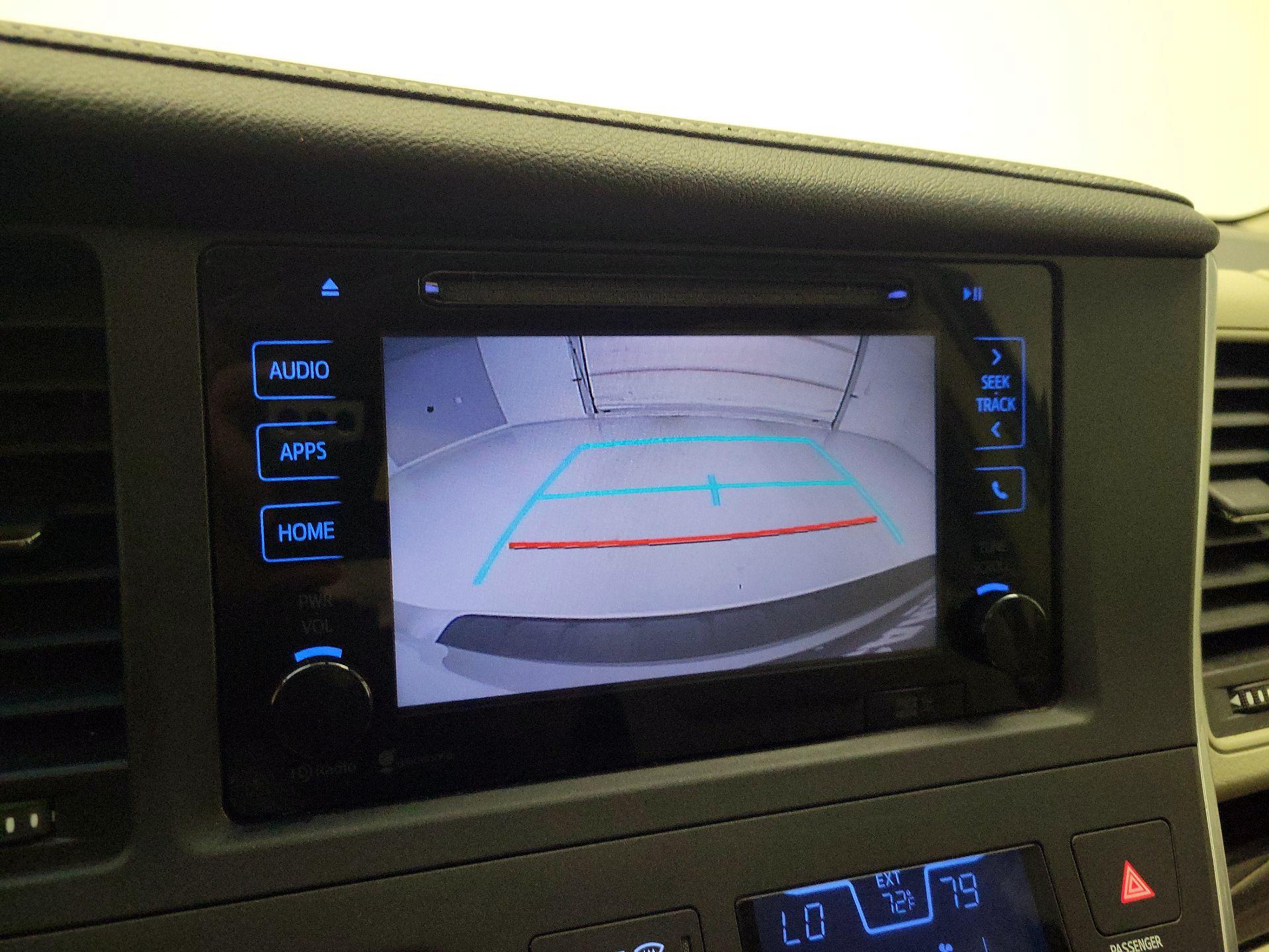 Thumbnail: 2015 Toyota Sienna - 14