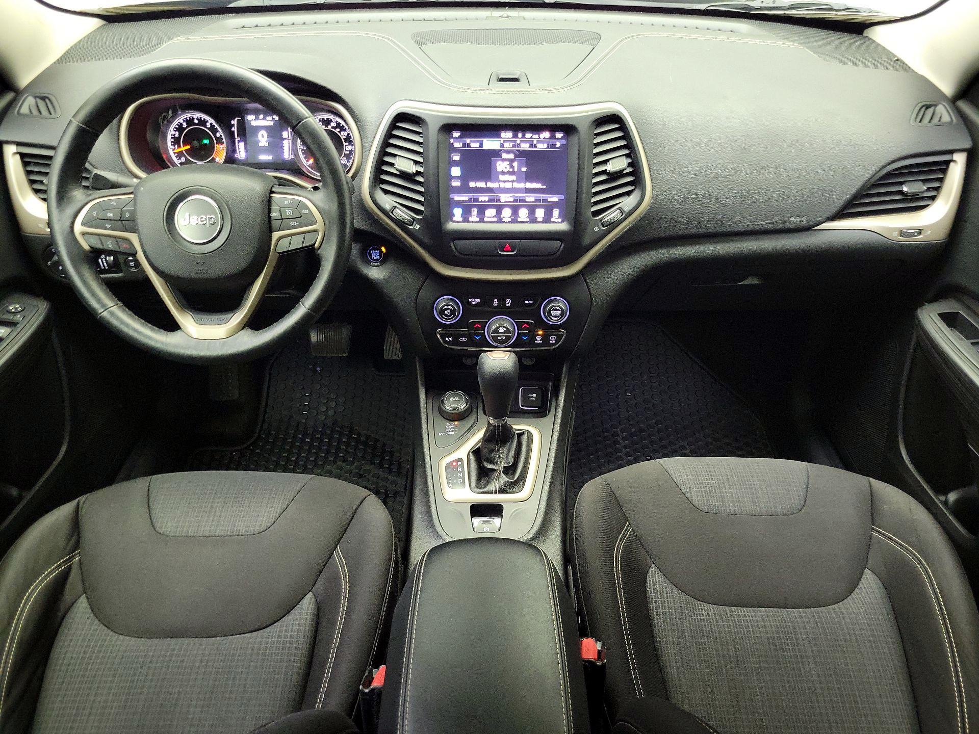 Thumbnail: 2015 Jeep Cherokee - 9