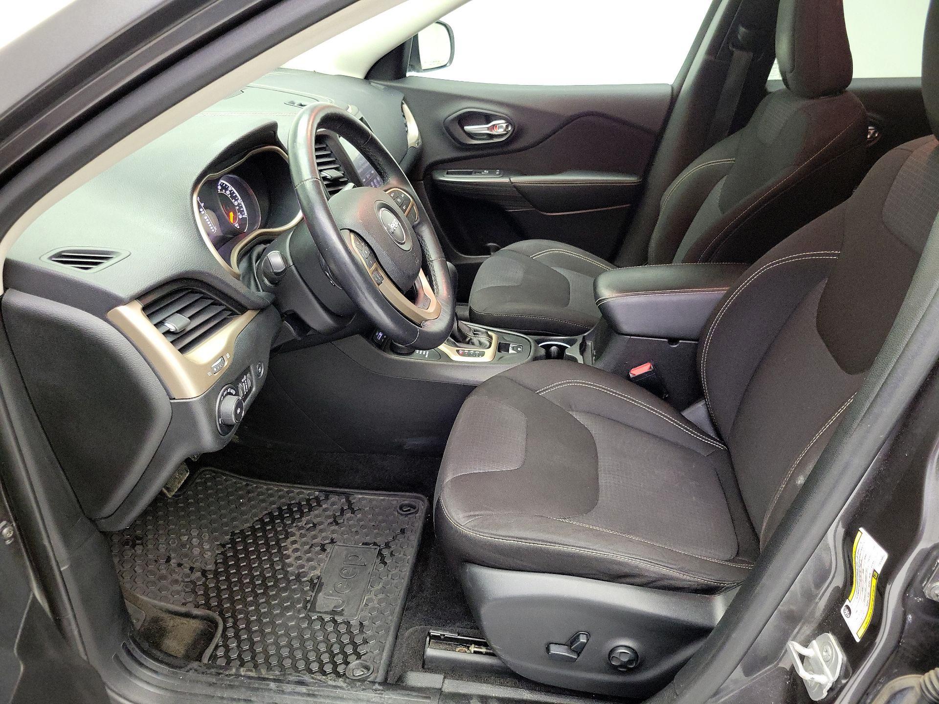 Thumbnail: 2015 Jeep Cherokee - 11