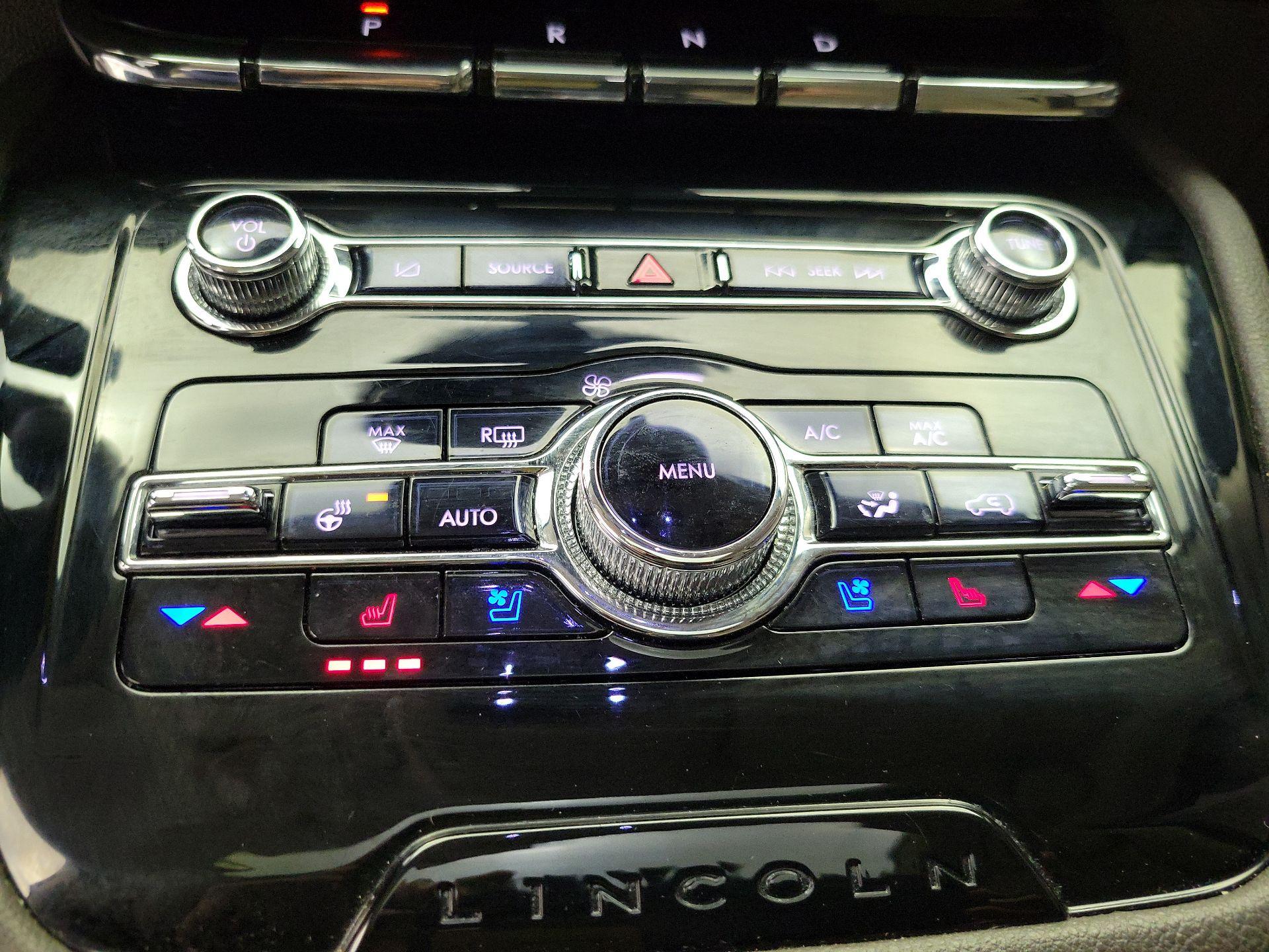 Thumbnail: 2021 Lincoln Corsair - 17