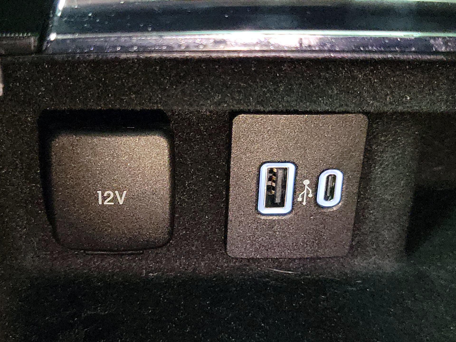 Thumbnail: 2021 Lincoln Corsair - 19