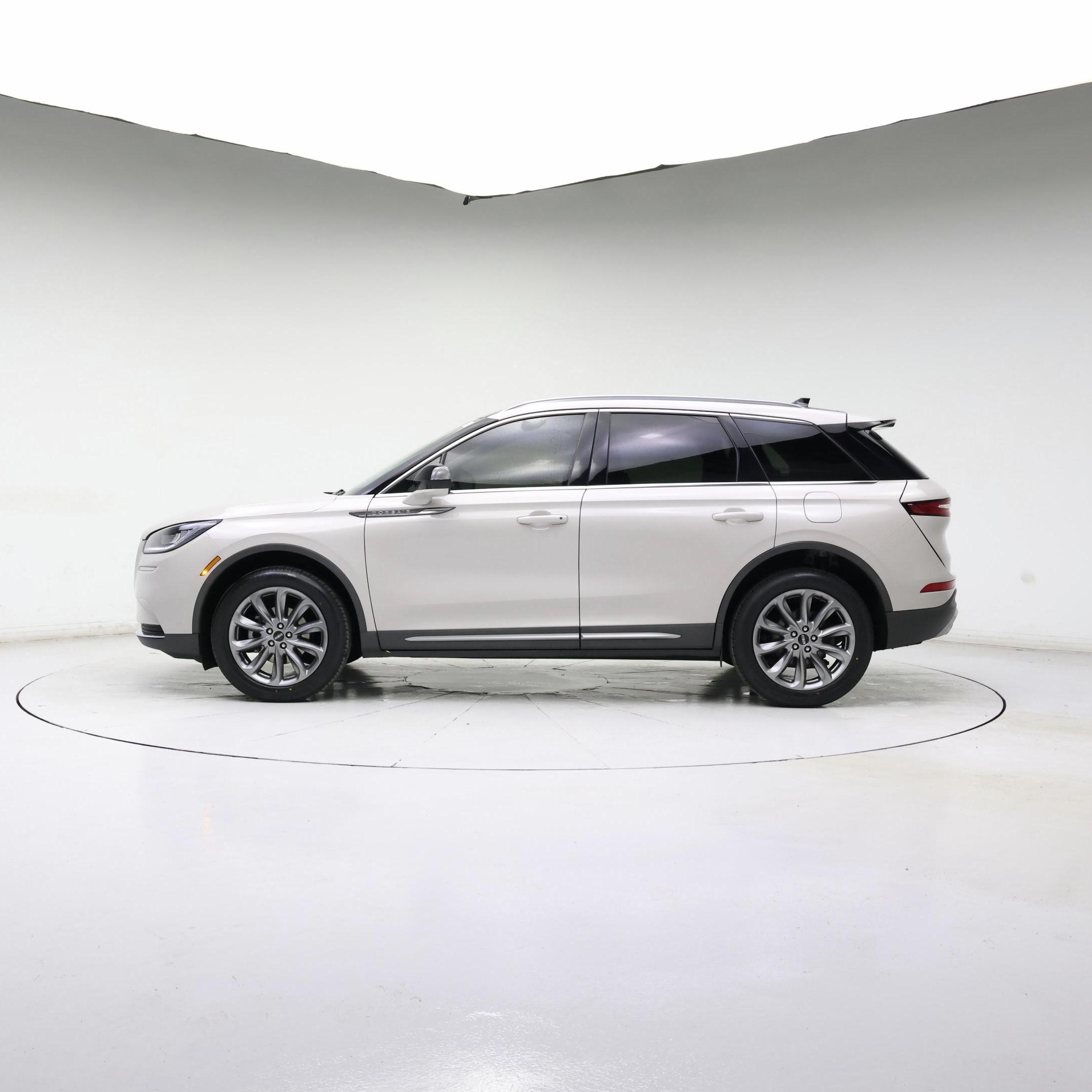 Thumbnail: 2021 Lincoln Corsair - 3