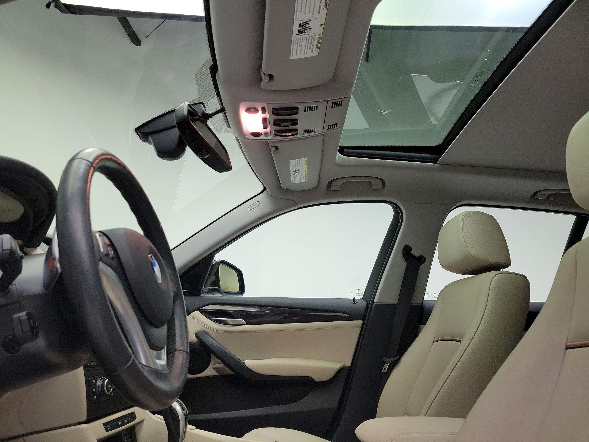 Thumbnail: 2015 BMW X1 - 17