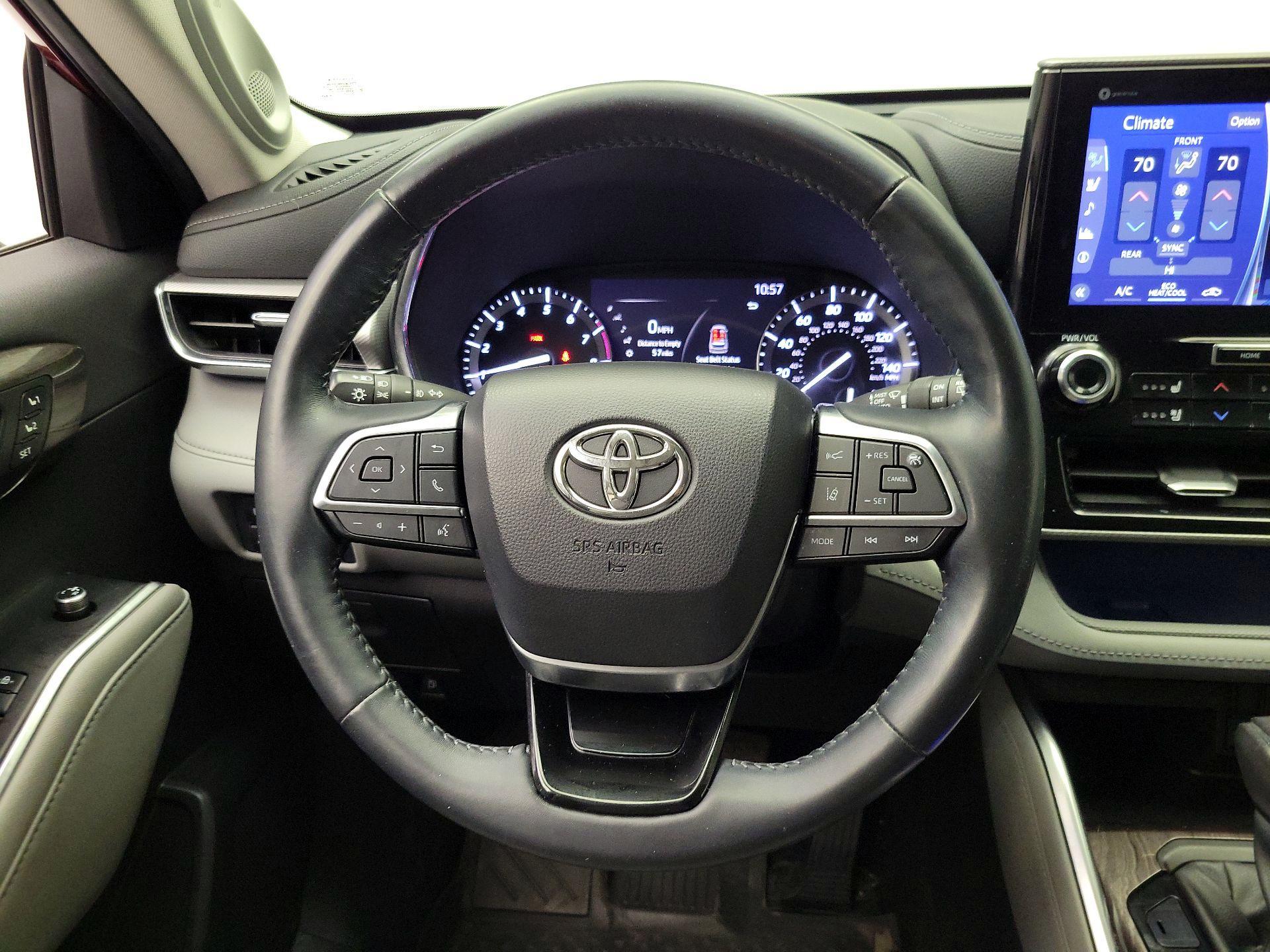 Thumbnail: 2020 Toyota Highlander - 10