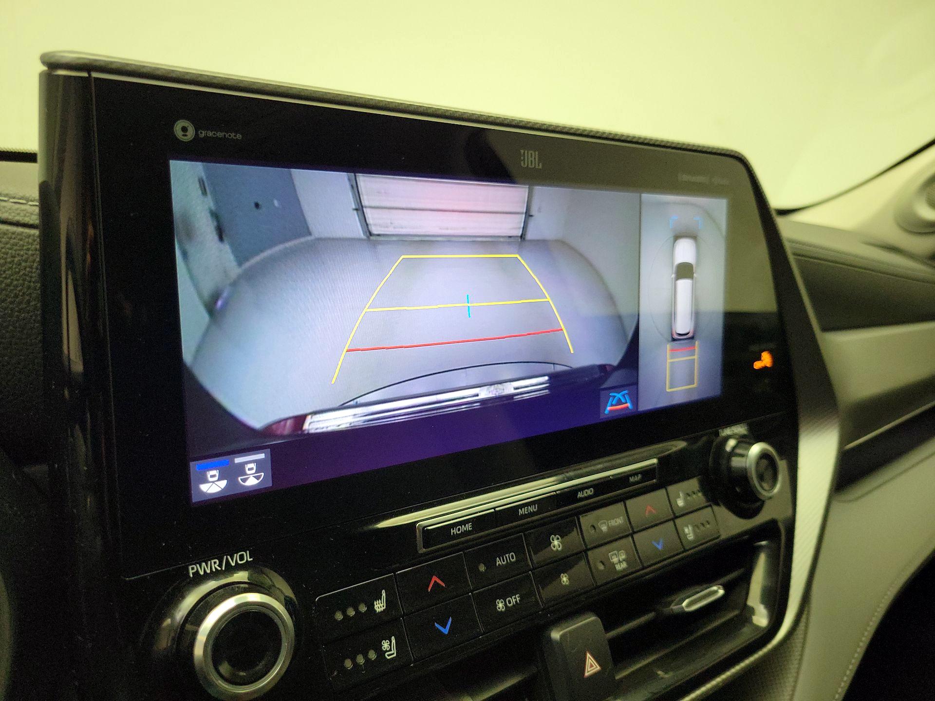 Thumbnail: 2020 Toyota Highlander - 15