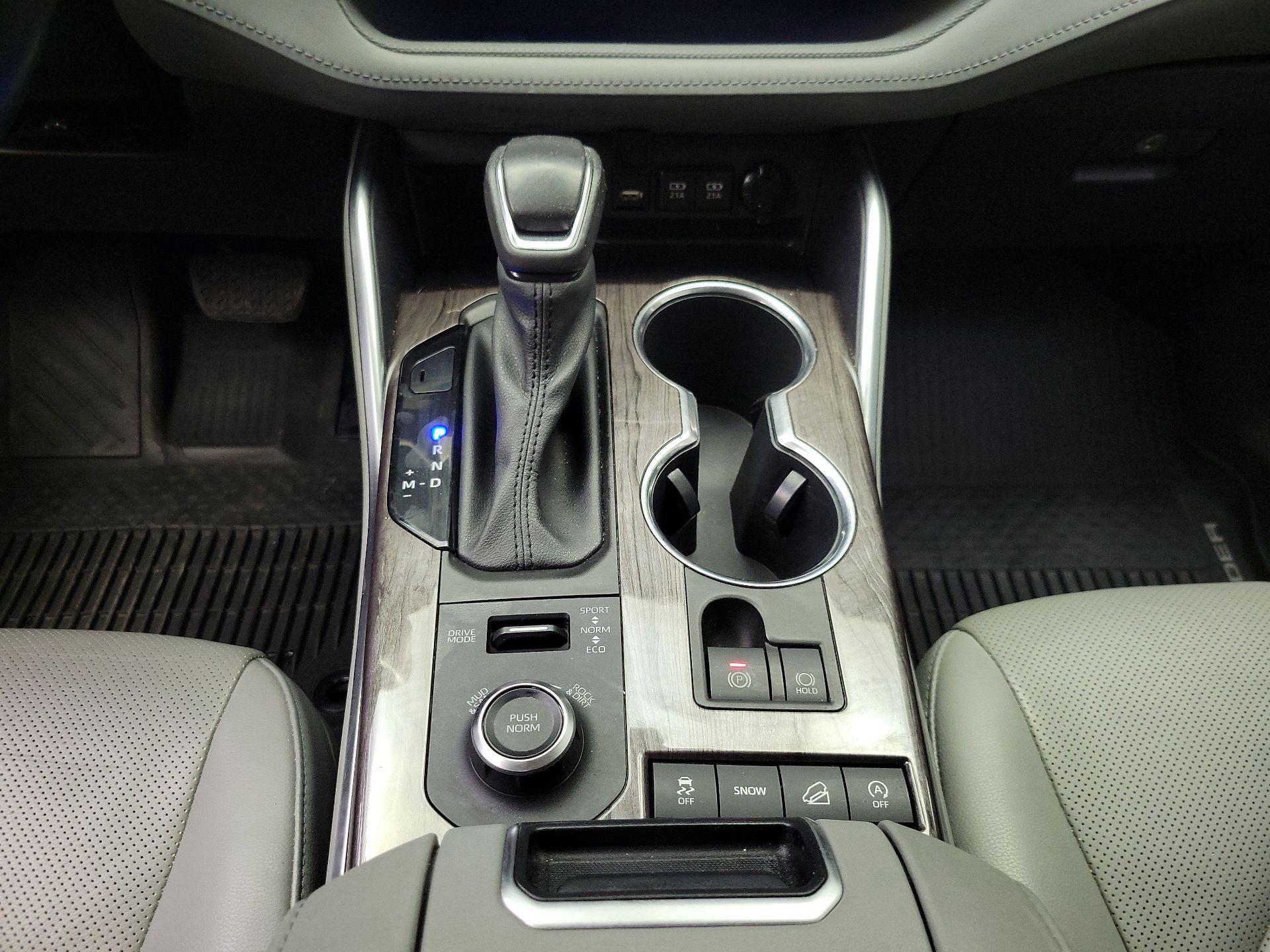 Thumbnail: 2020 Toyota Highlander - 18