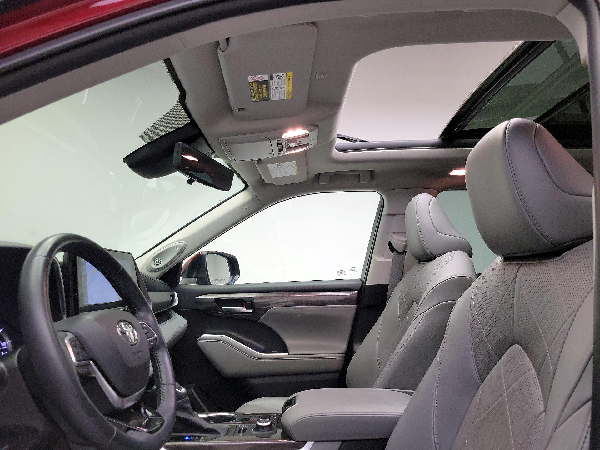 Thumbnail: 2020 Toyota Highlander - 20