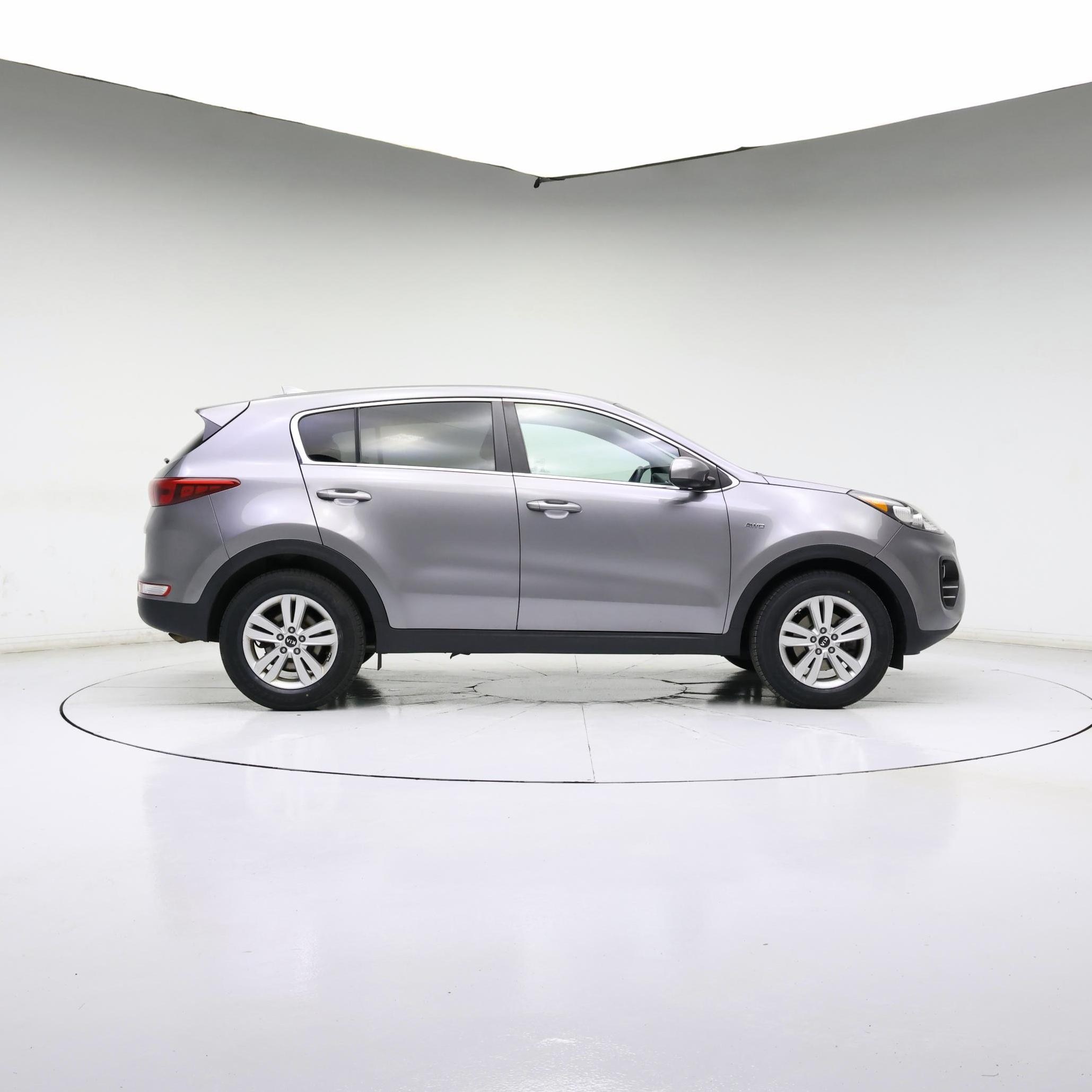 Thumbnail: 2017 Kia Sportage - 3