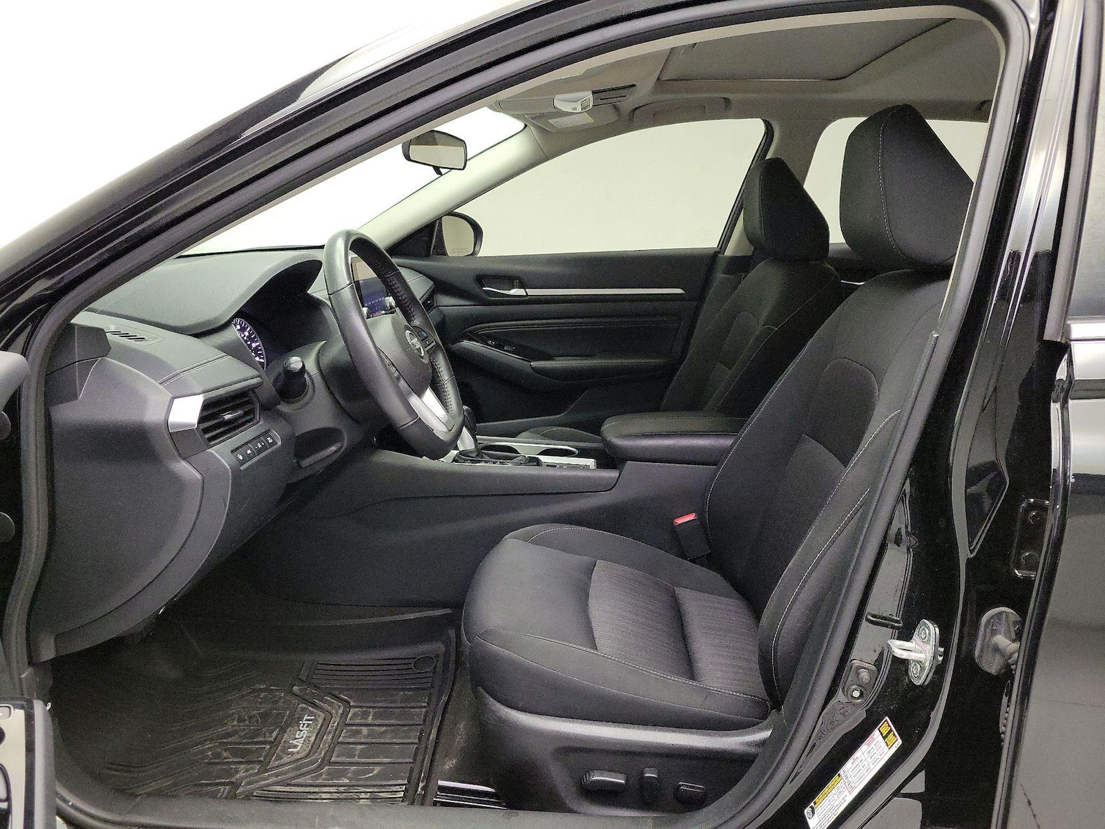 2022 Nissan Altima SV - Photo 12