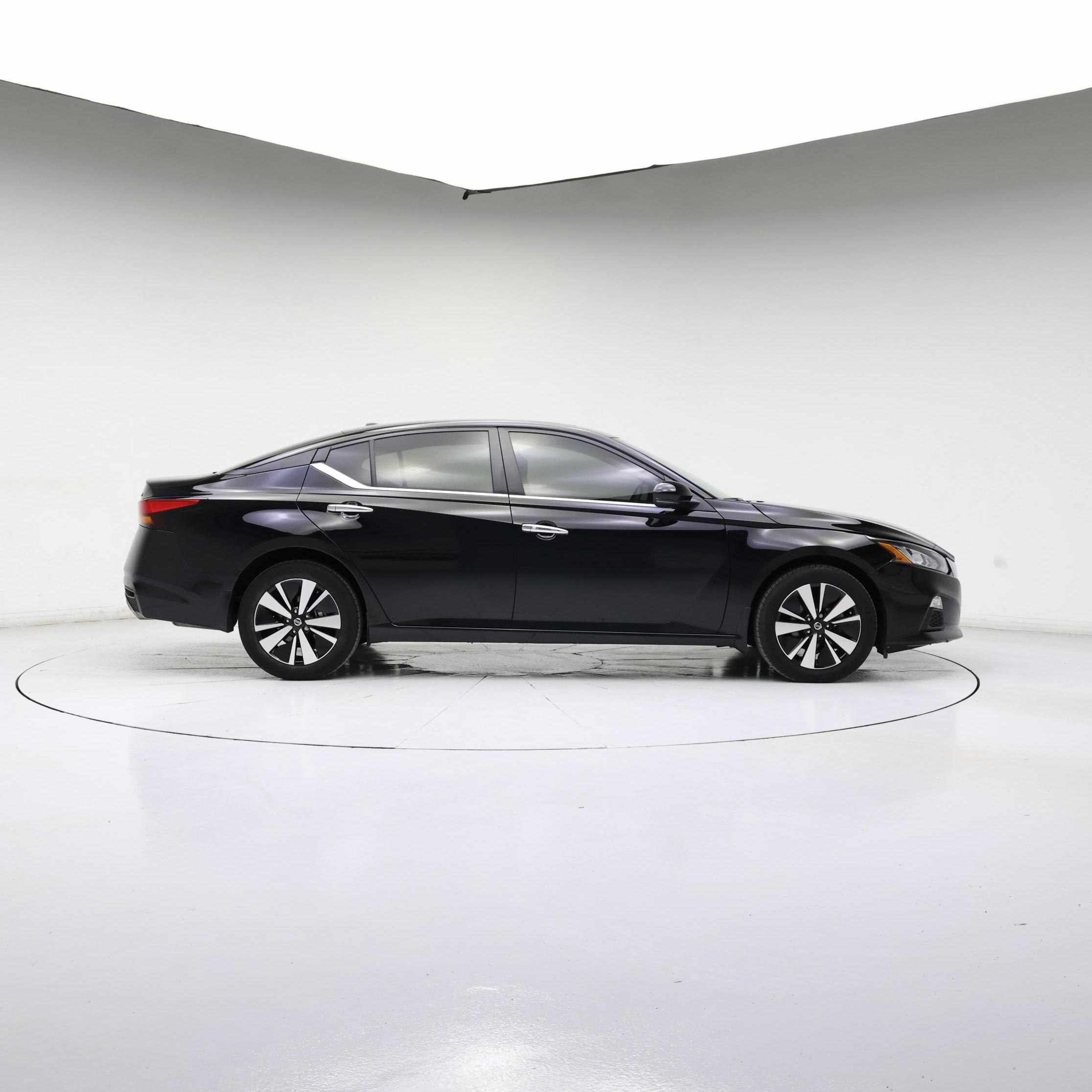 Thumbnail: 2022 Nissan Altima - 7