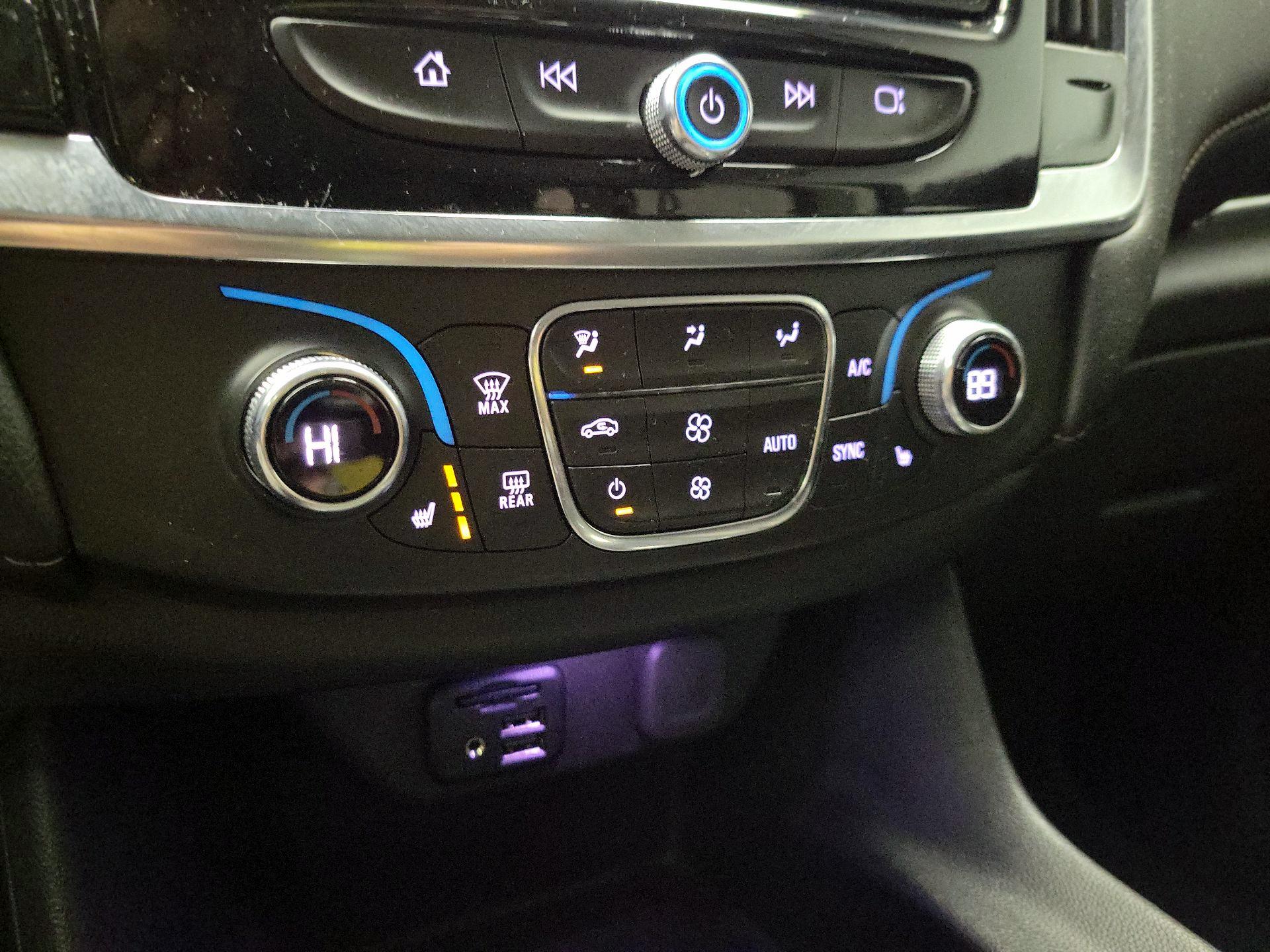 Thumbnail: 2021 Chevrolet Traverse - 17