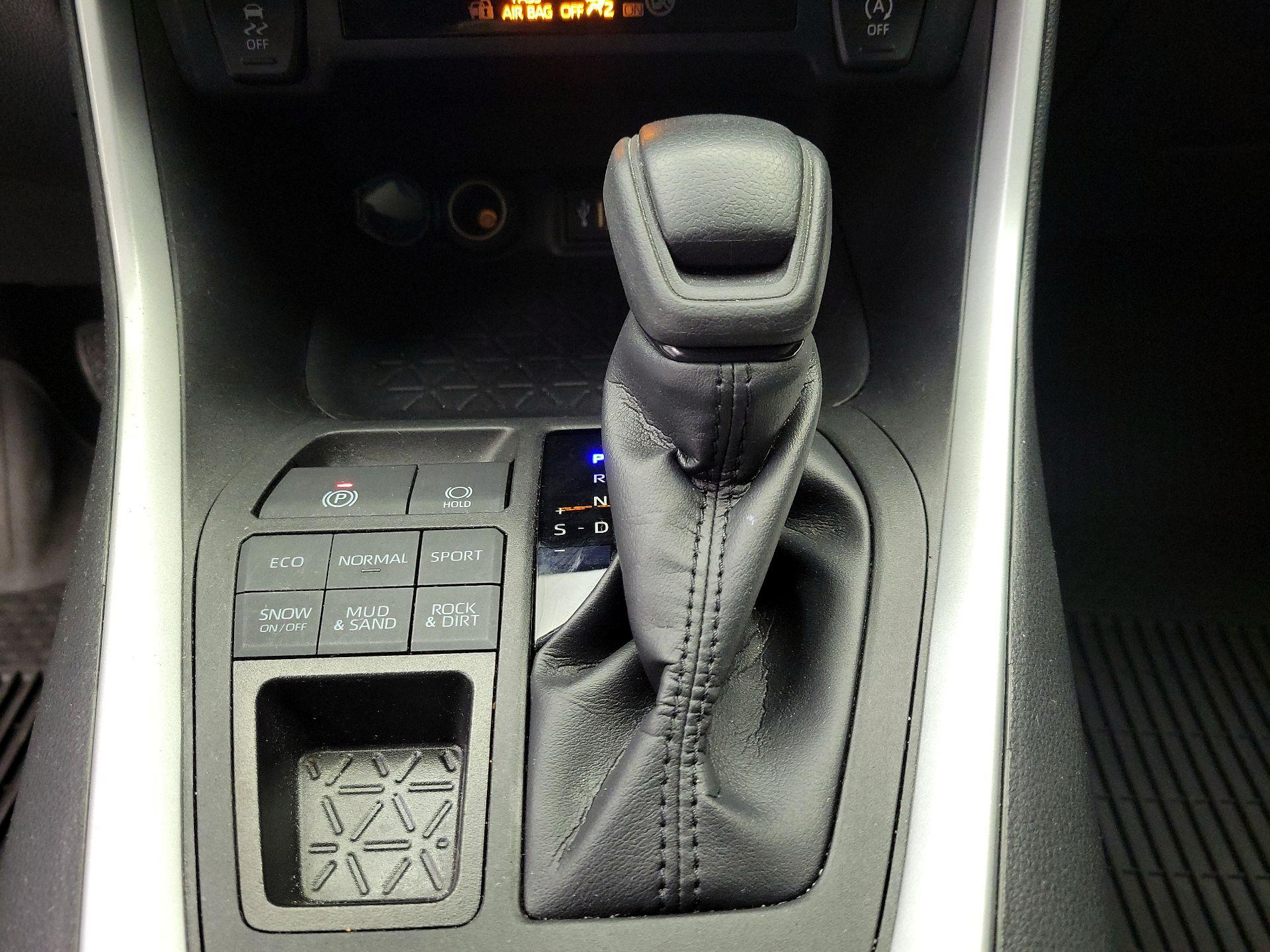 Thumbnail: 2023 Toyota RAV4 - 16