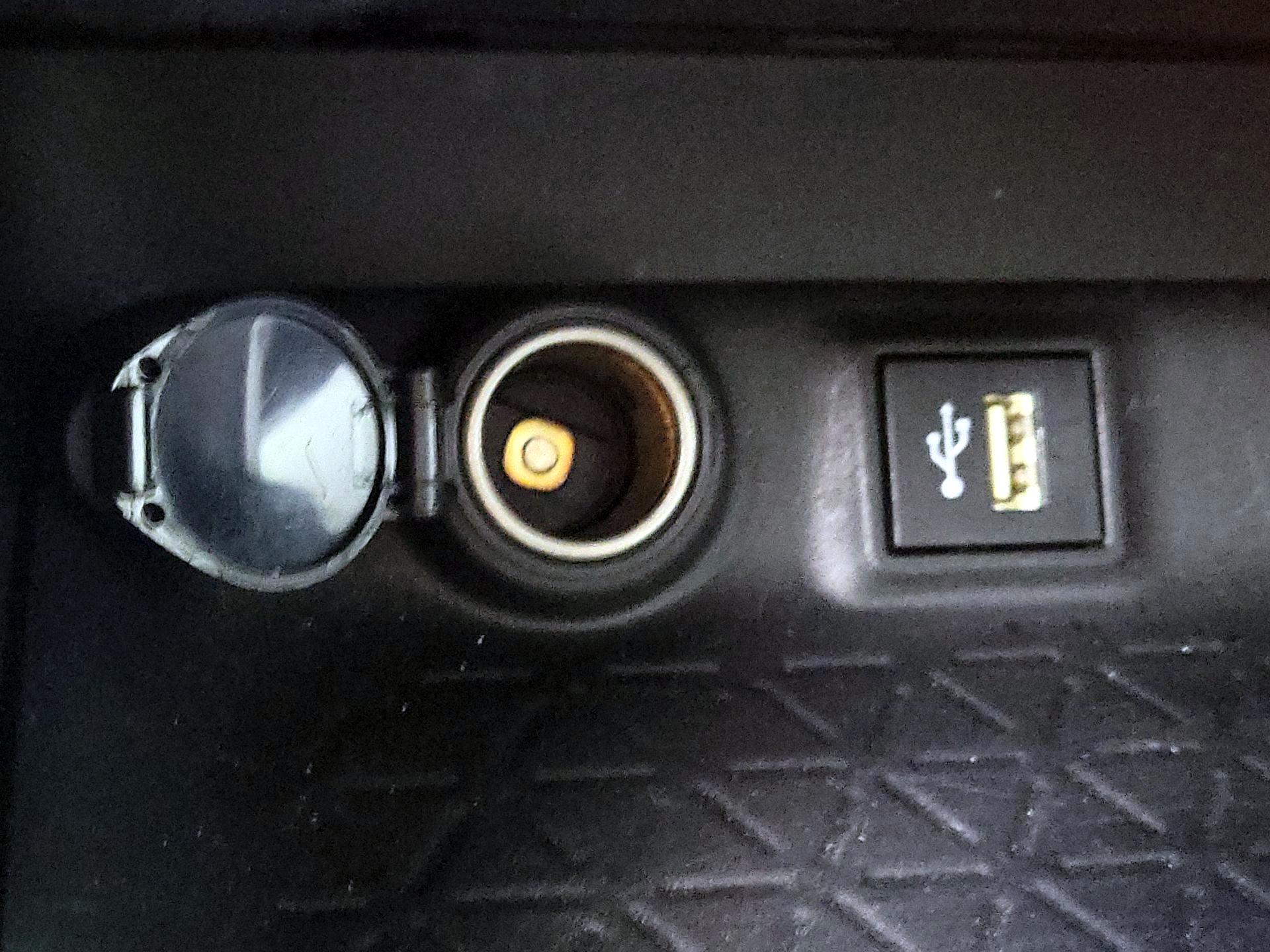 Thumbnail: 2023 Toyota RAV4 - 17