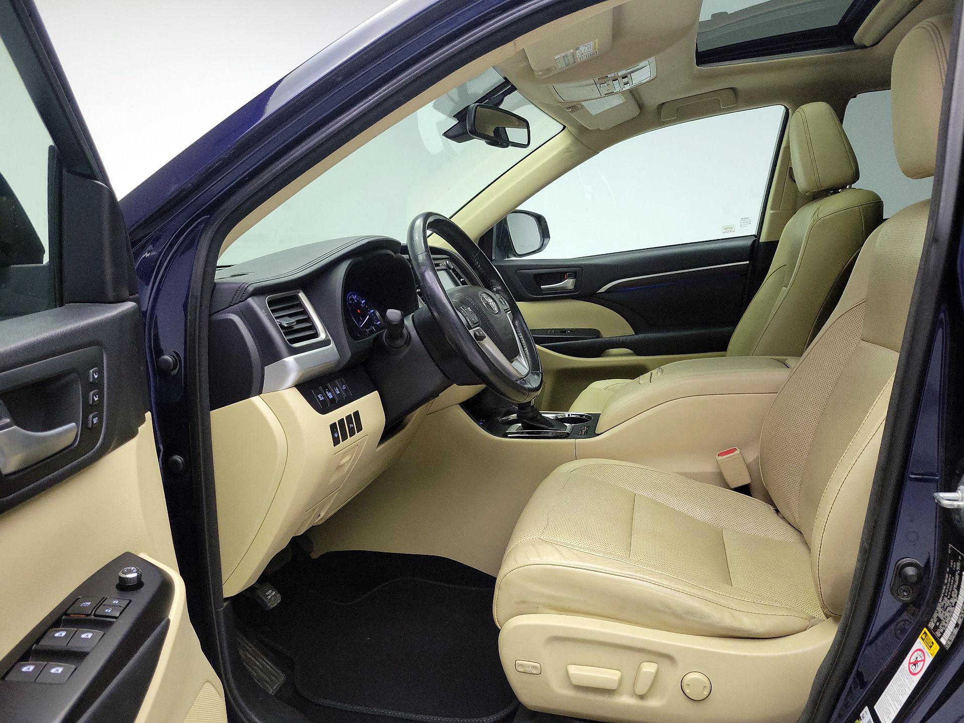 Thumbnail: 2015 Toyota Highlander - 11