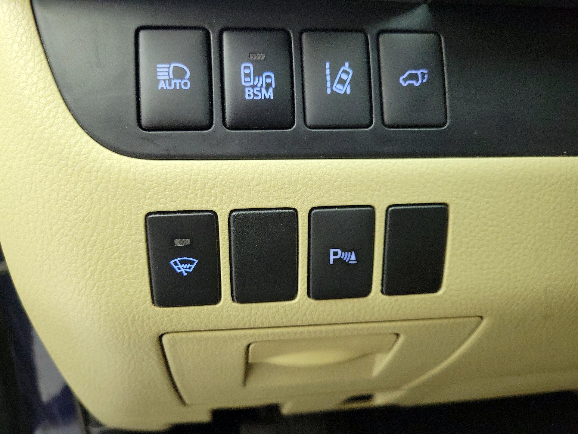 Thumbnail: 2015 Toyota Highlander - 13