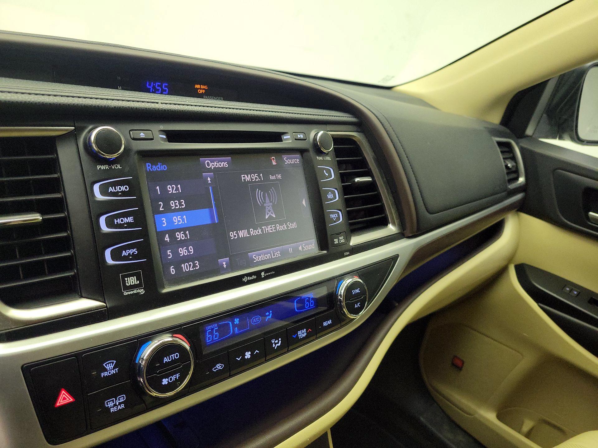 Thumbnail: 2015 Toyota Highlander - 16