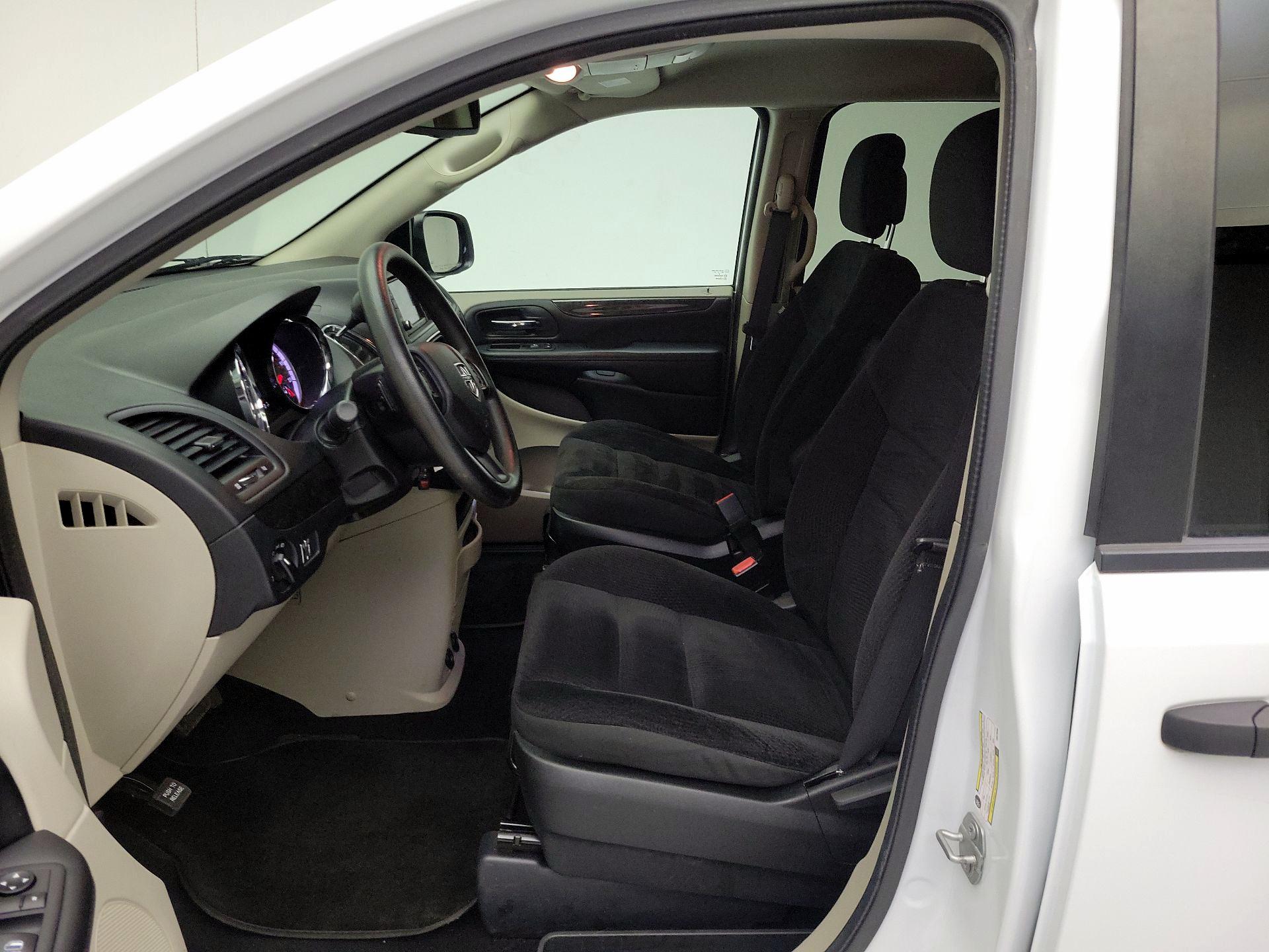 Thumbnail: 2019 Dodge Grand Caravan - 11