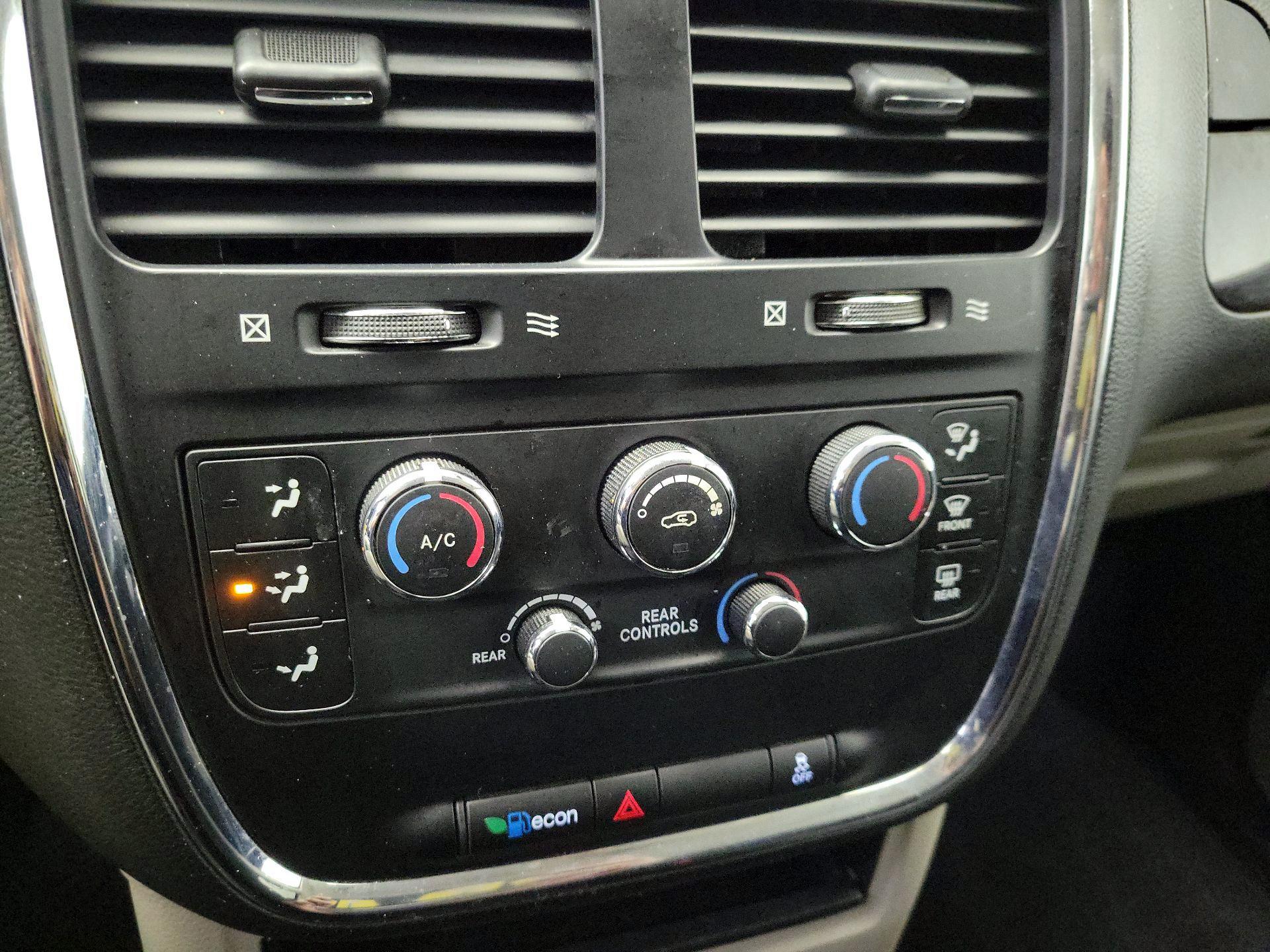 Thumbnail: 2019 Dodge Grand Caravan - 16