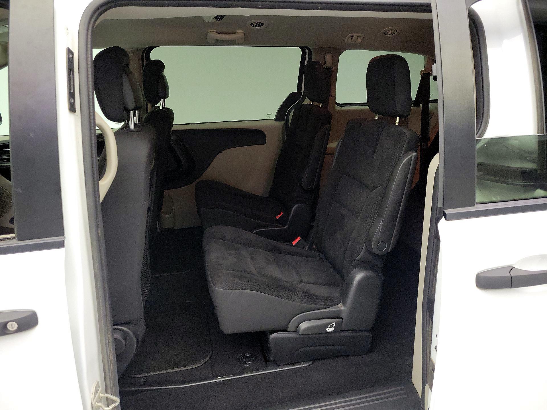 Thumbnail: 2019 Dodge Grand Caravan - 19