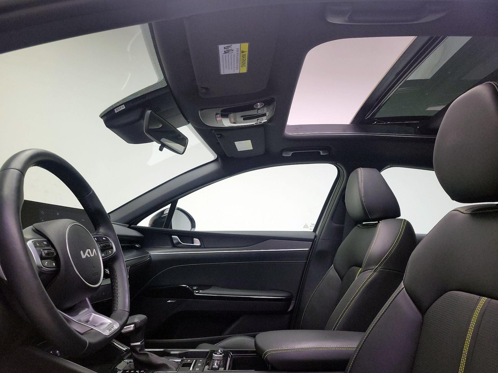 Thumbnail: 2025 Kia K5 - 19