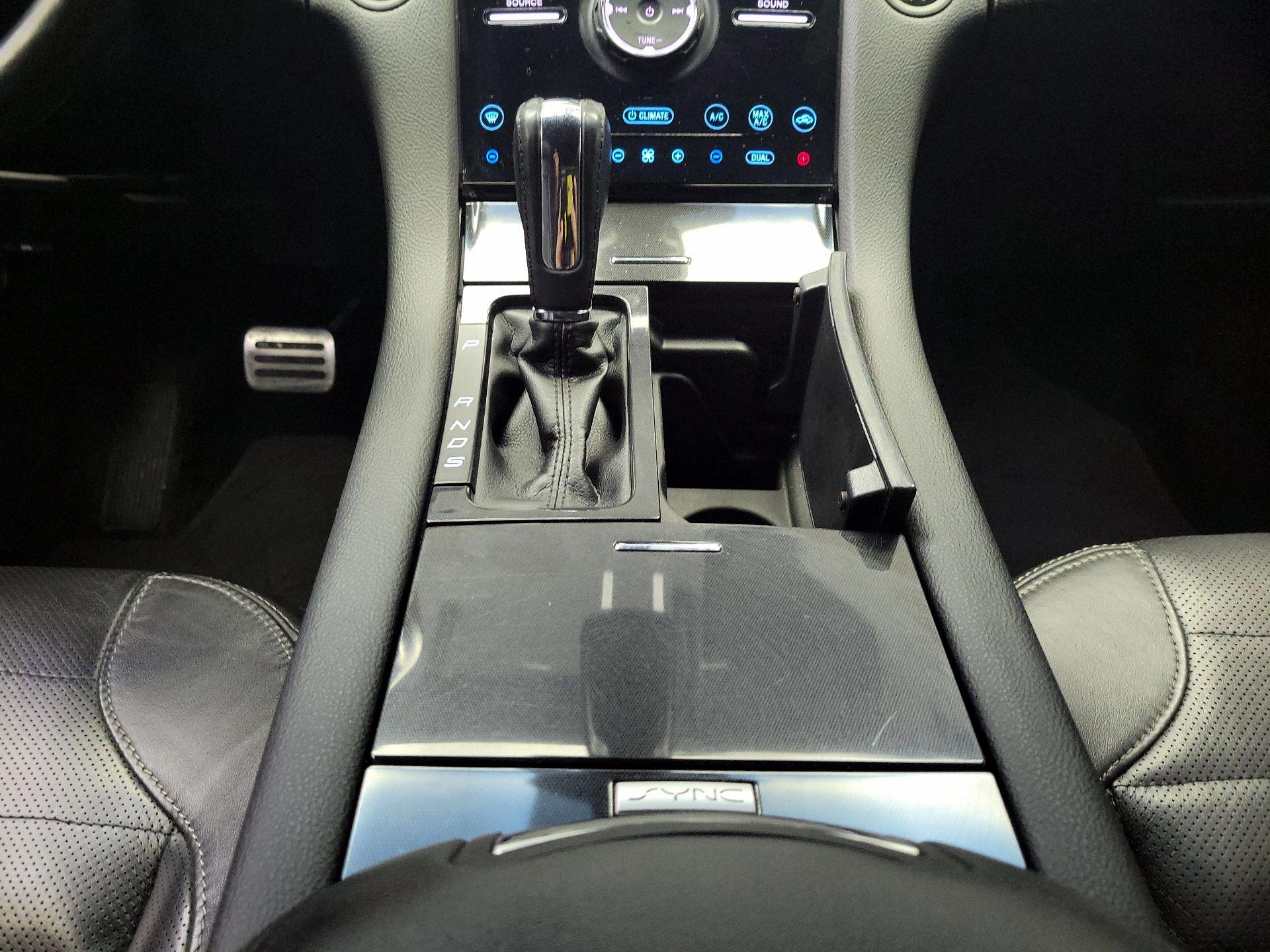 Thumbnail: 2018 Ford Taurus - 17