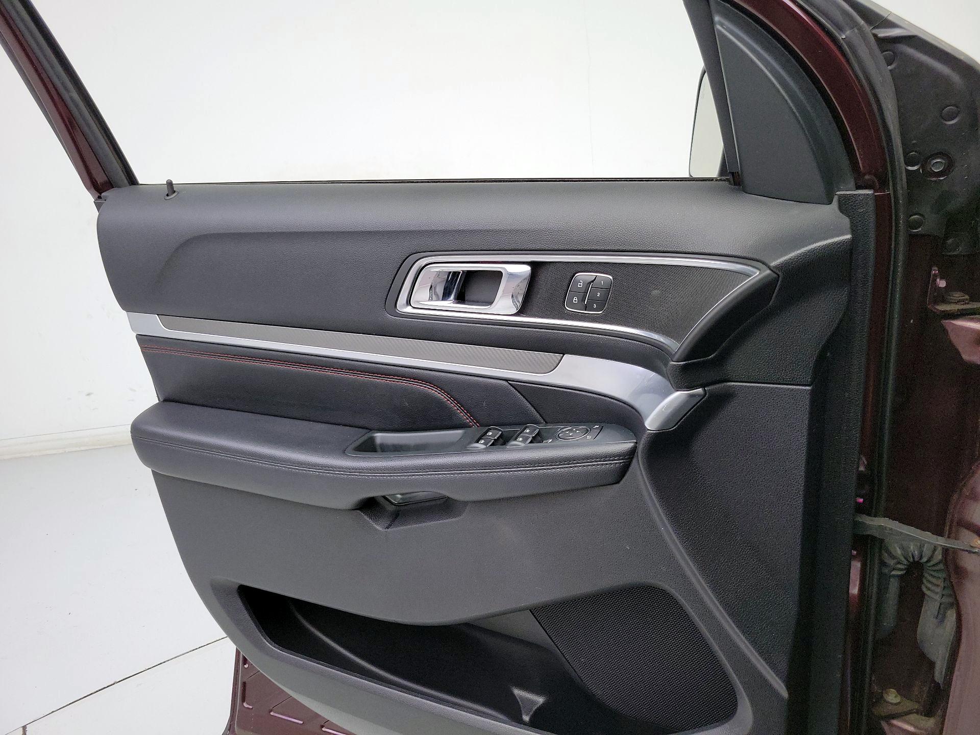 Thumbnail: 2019 Ford Explorer - 12