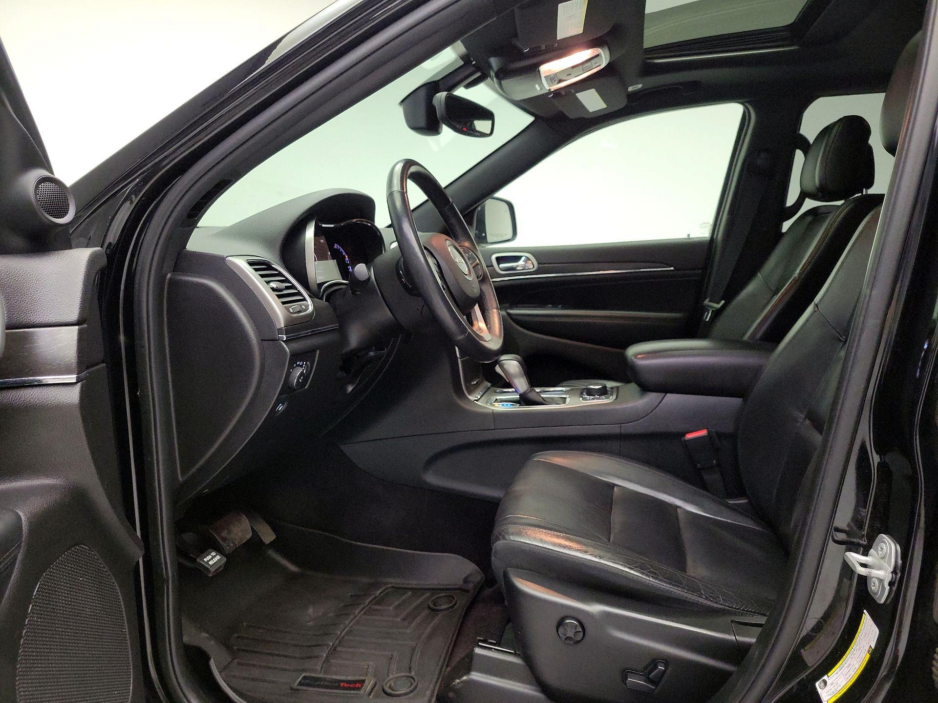 Thumbnail: 2018 Jeep Grand Cherokee - 11