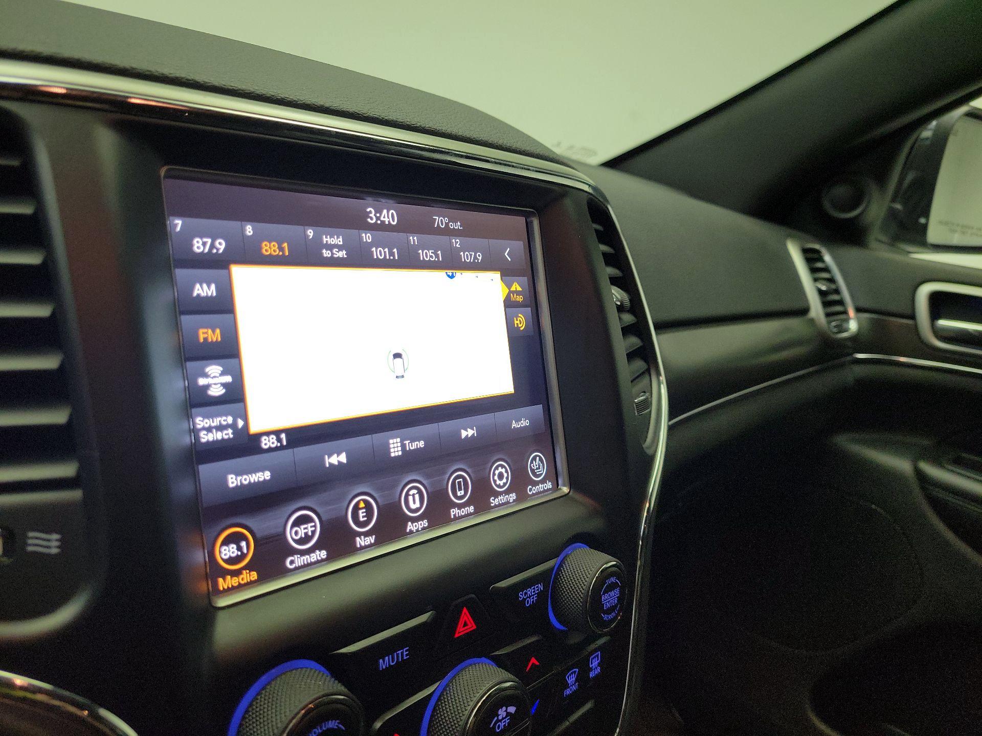 Thumbnail: 2018 Jeep Grand Cherokee - 16