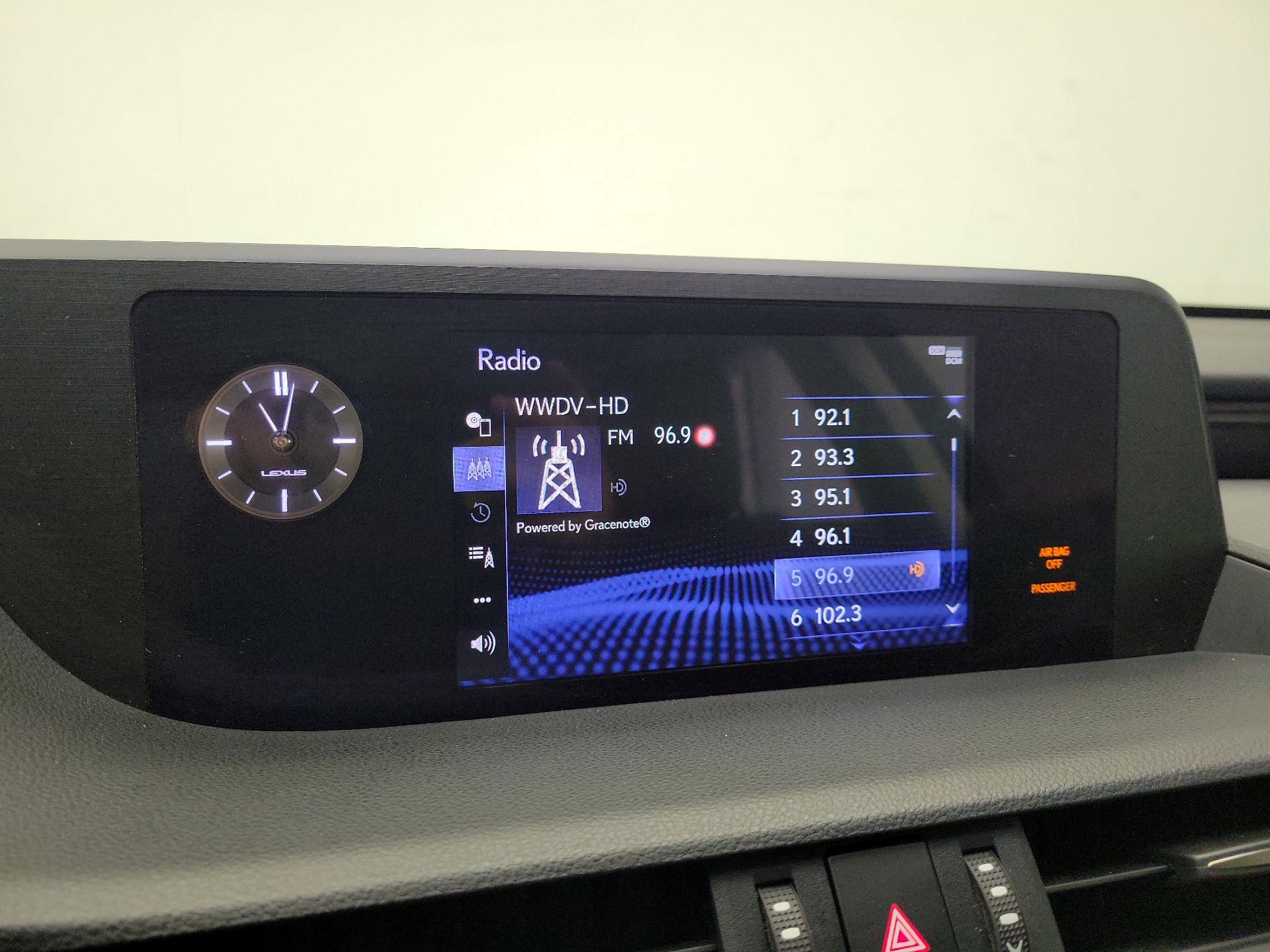 Thumbnail: 2021 Lexus ES - 14