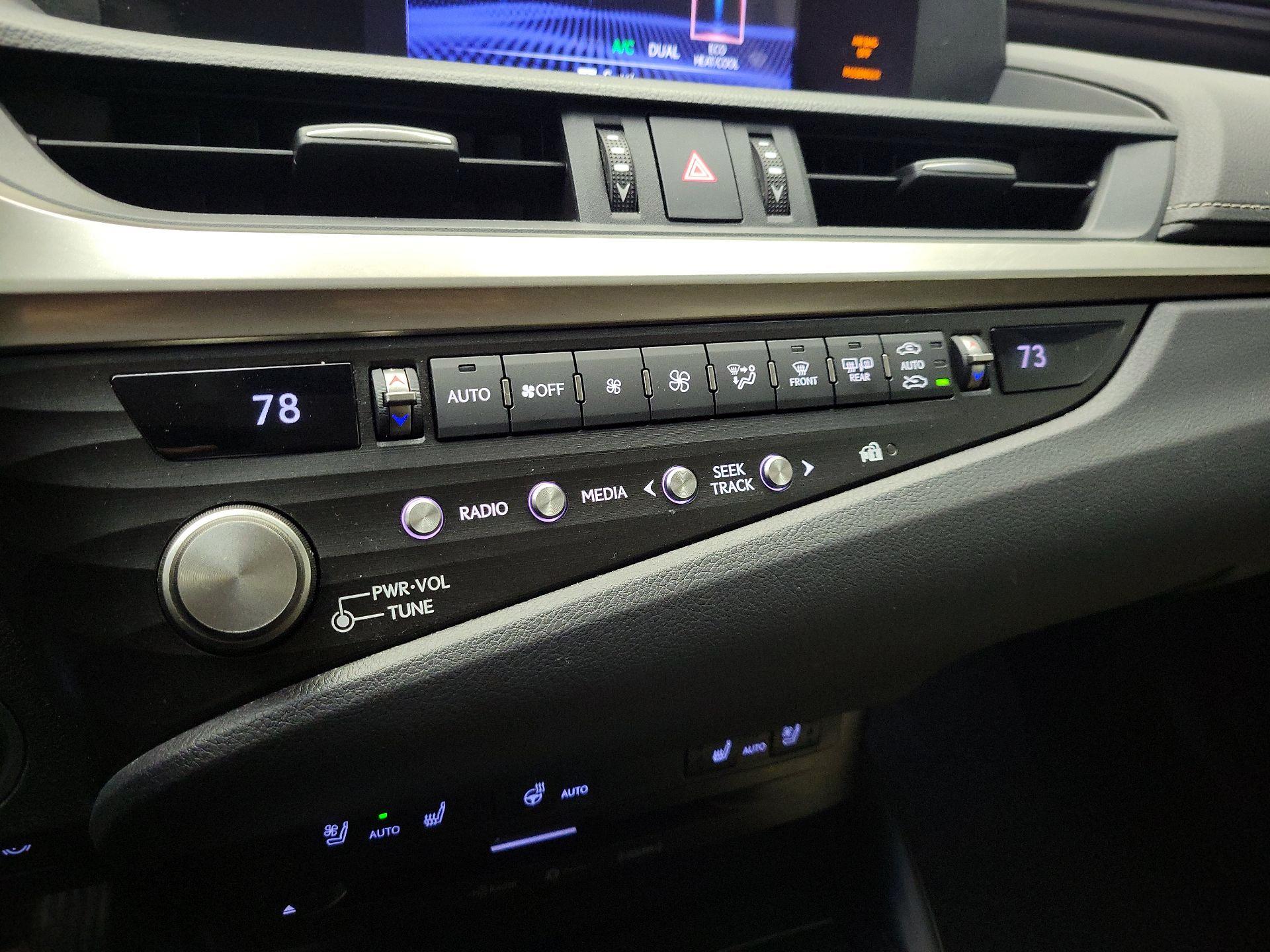 Thumbnail: 2021 Lexus ES - 15