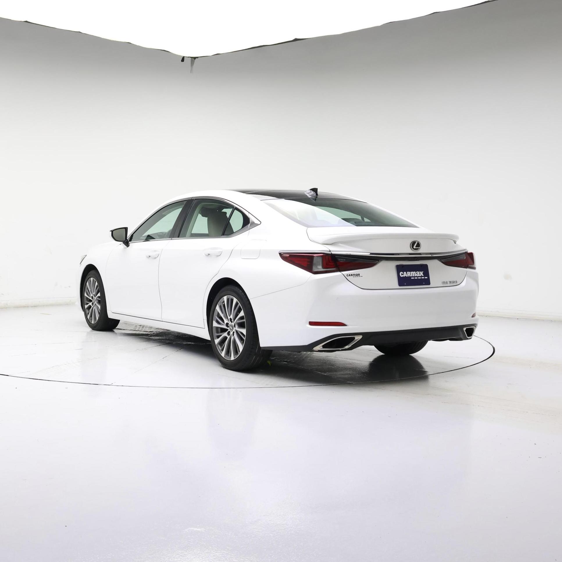 Thumbnail: 2021 Lexus ES - 2