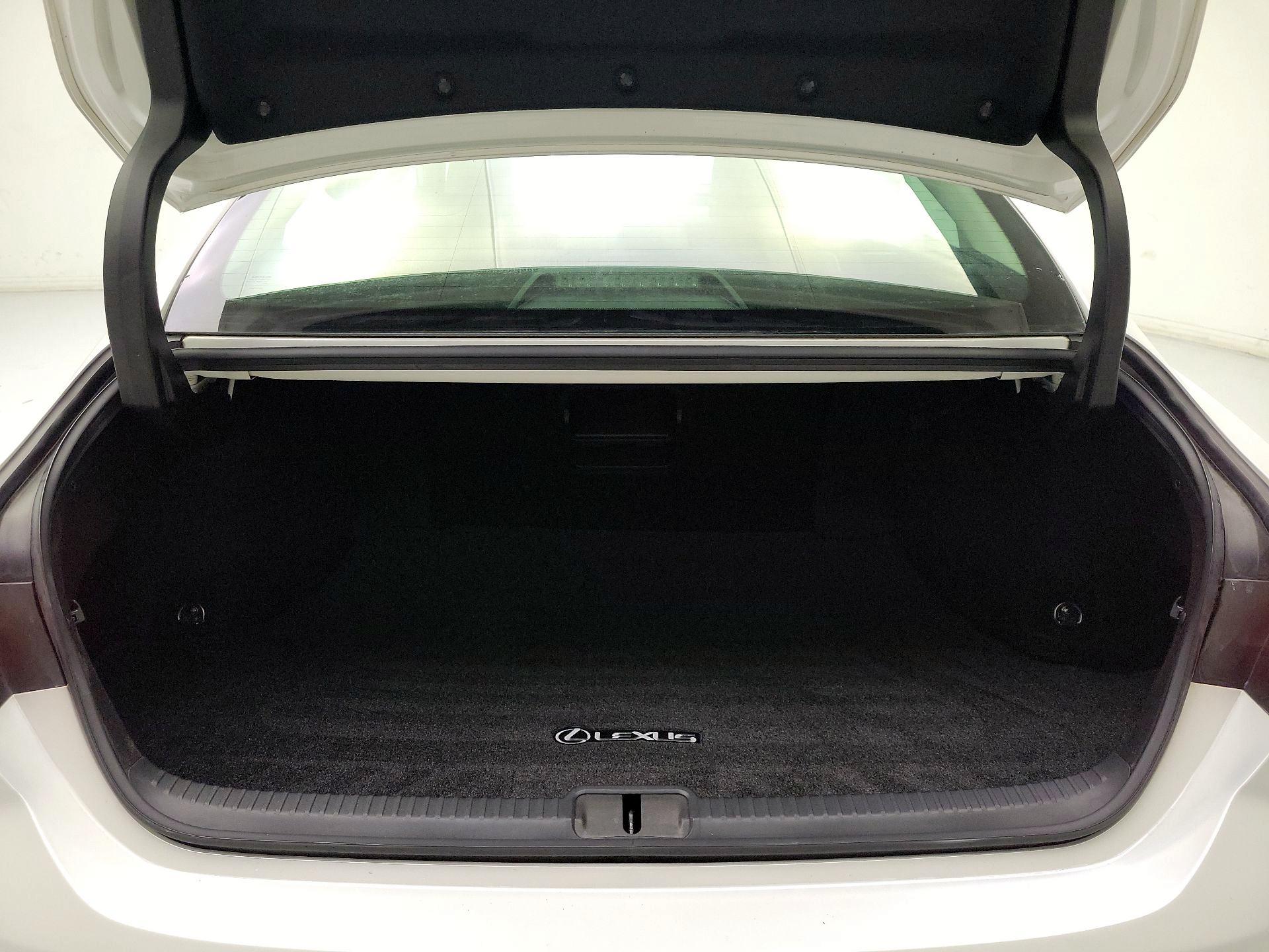 Thumbnail: 2021 Lexus ES - 19