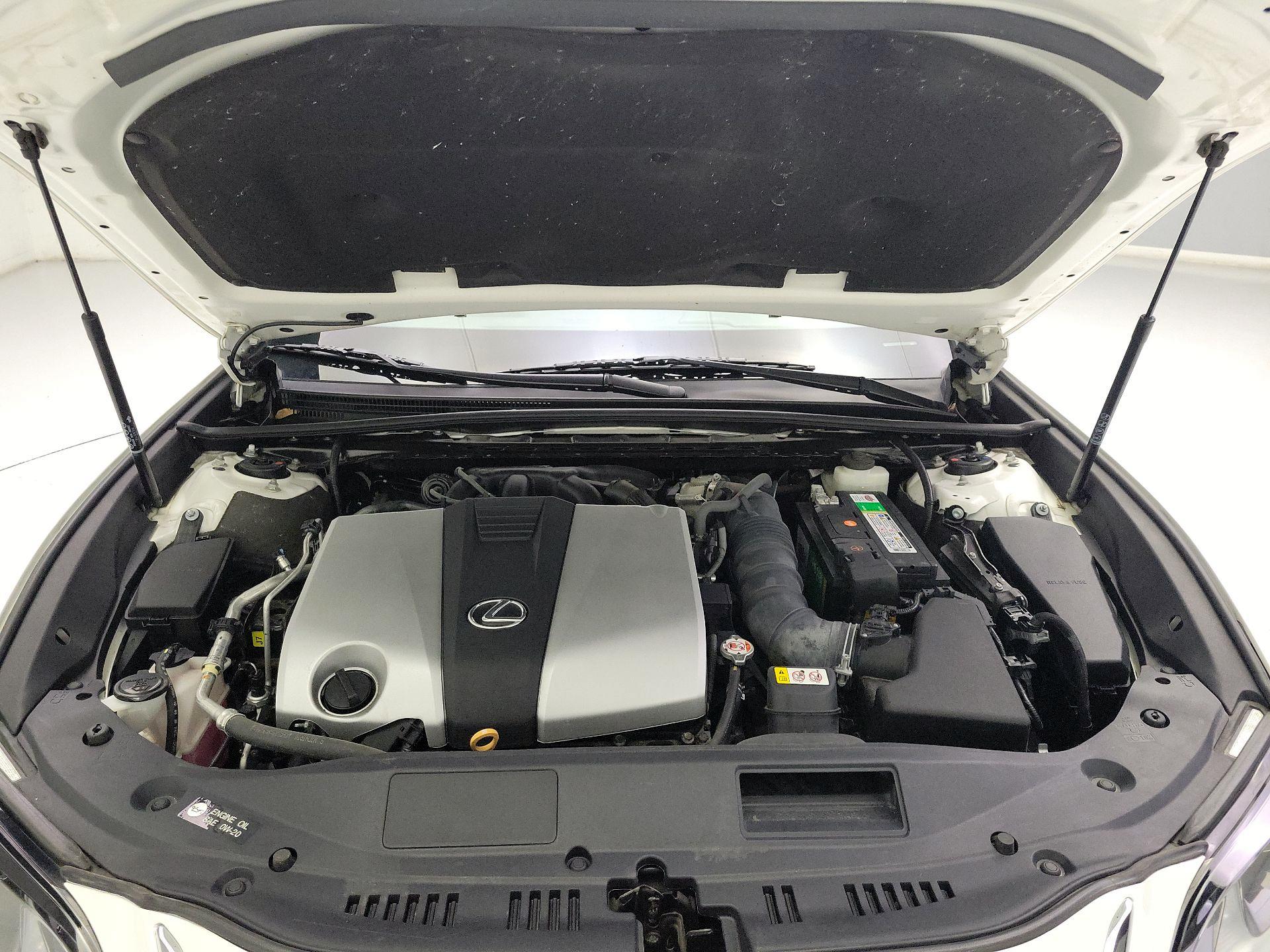 Thumbnail: 2021 Lexus ES - 20