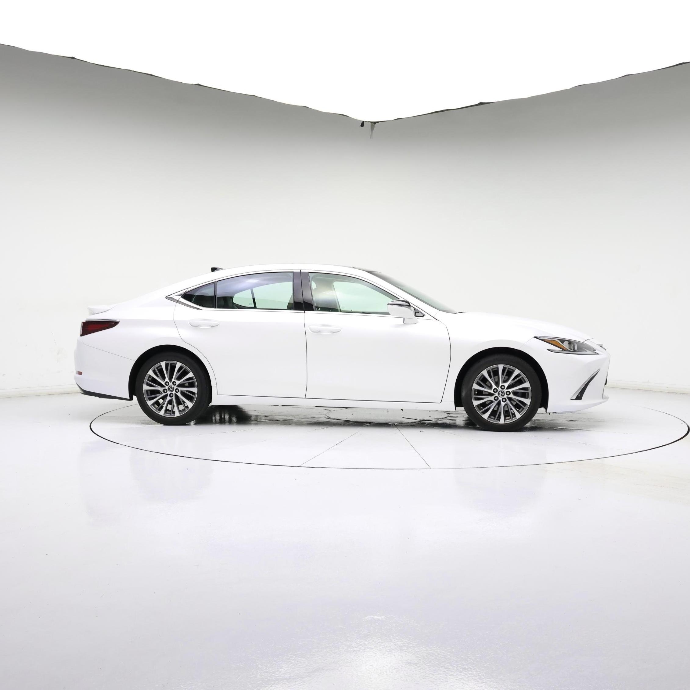 Thumbnail: 2021 Lexus ES - 7