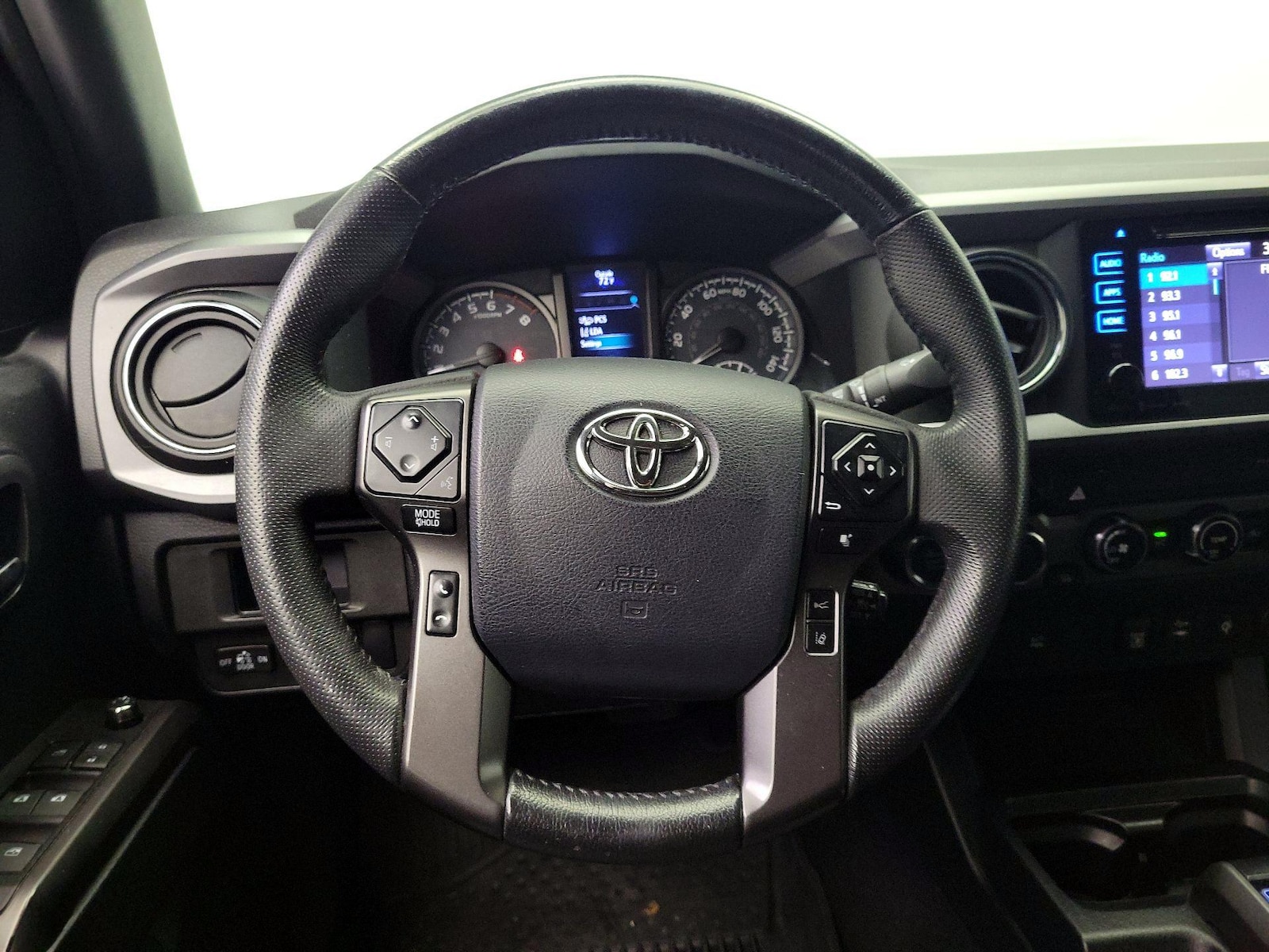 2018 Toyota Tacoma TRD Sport - Photo 11