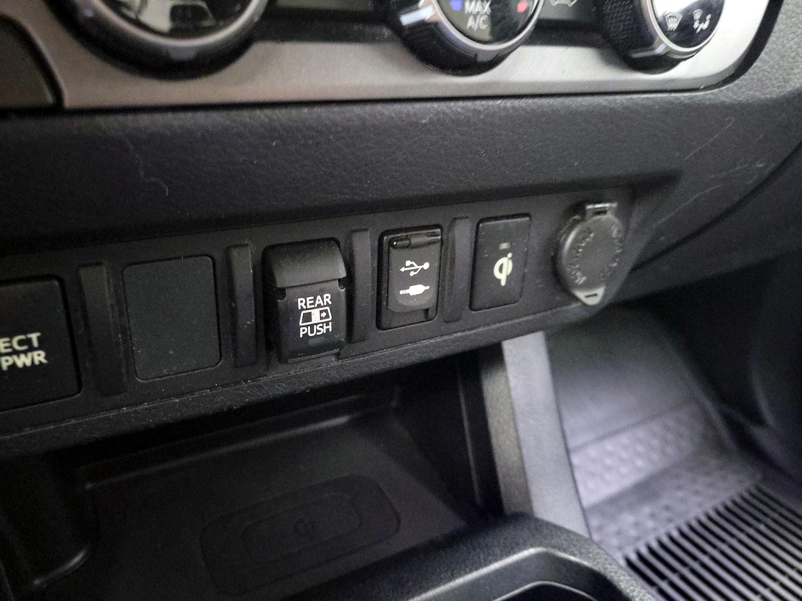 2018 Toyota Tacoma TRD Sport - Photo 19