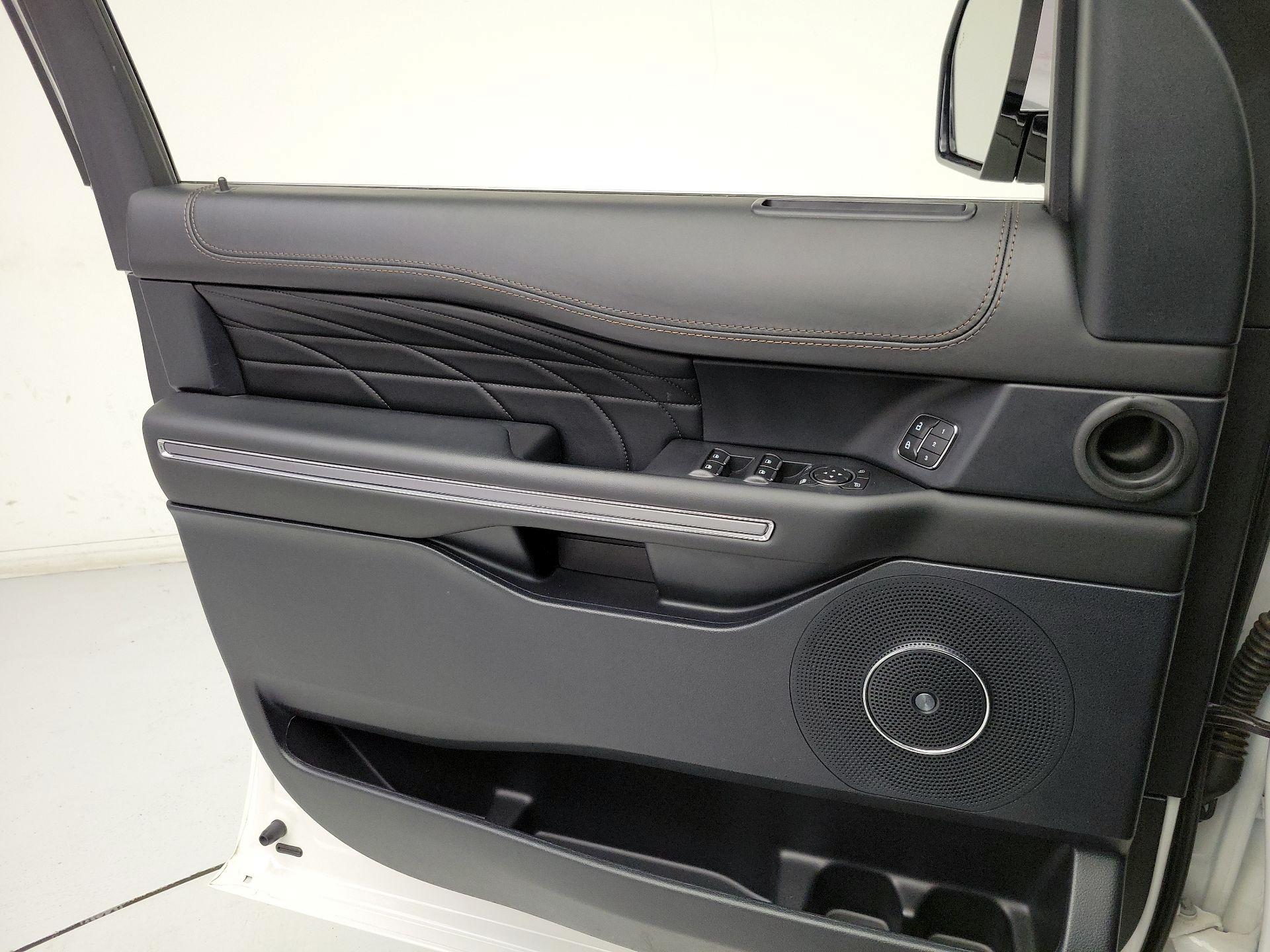 Thumbnail: 2020 Ford Expedition - 12