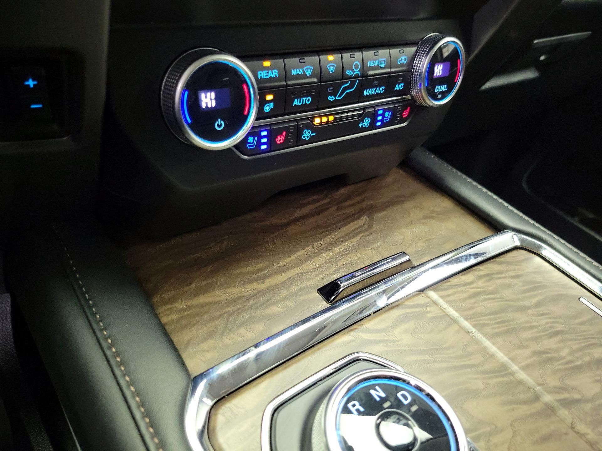 Thumbnail: 2020 Ford Expedition - 17