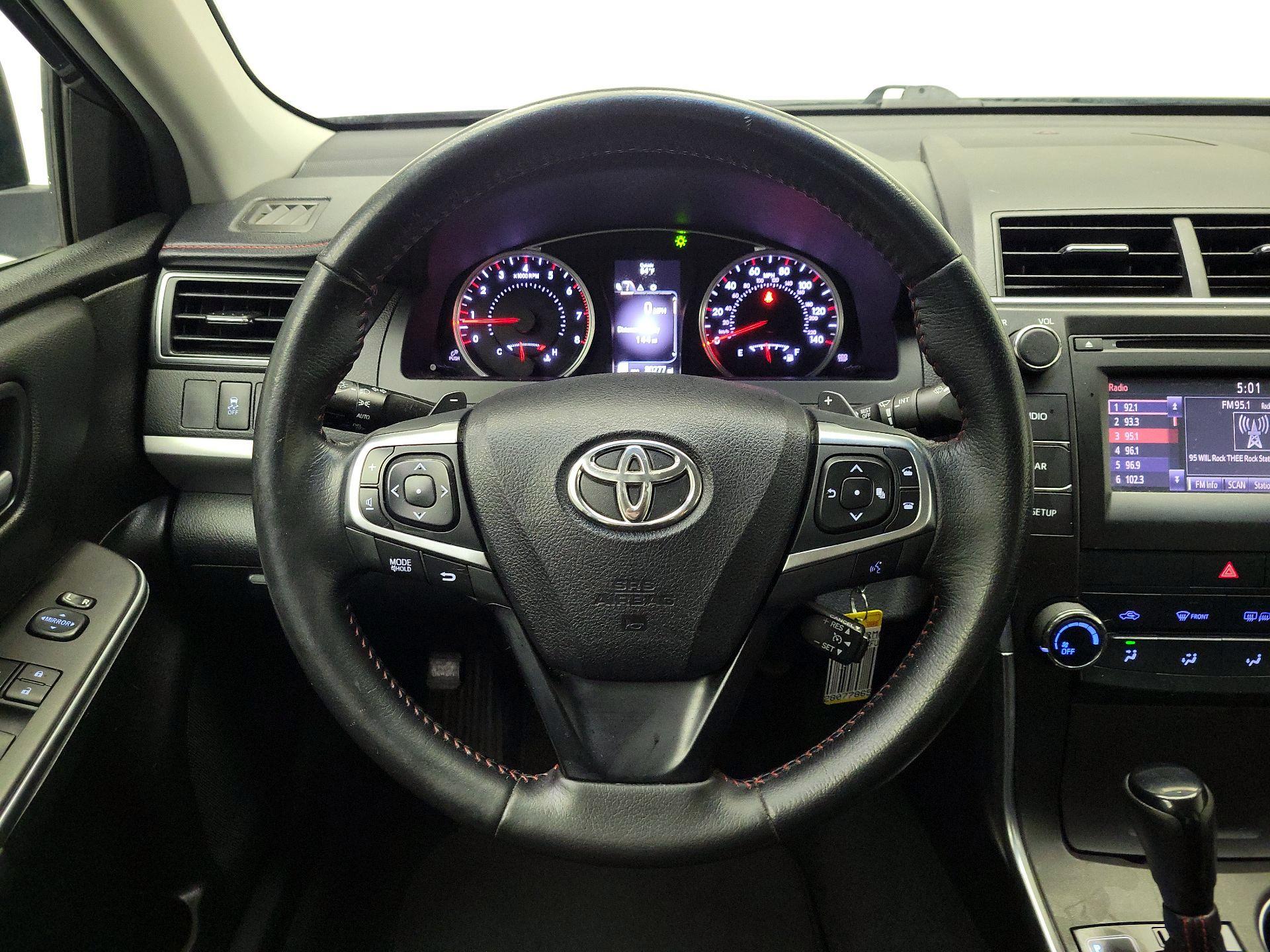 Thumbnail: 2015 Toyota Camry - 10