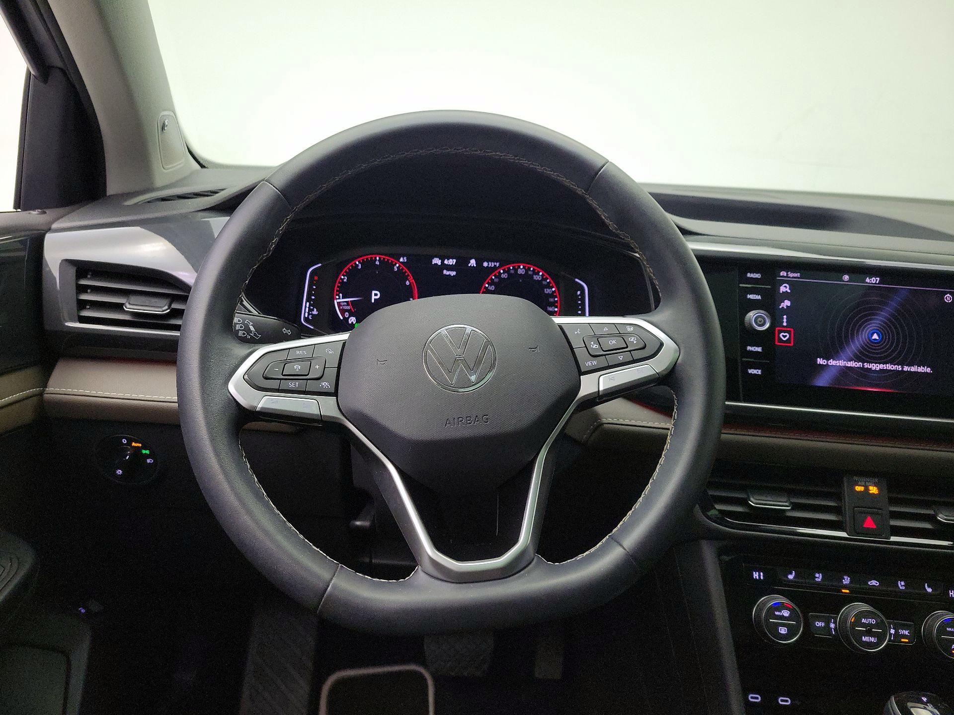 Thumbnail: 2023 Volkswagen Taos - 10