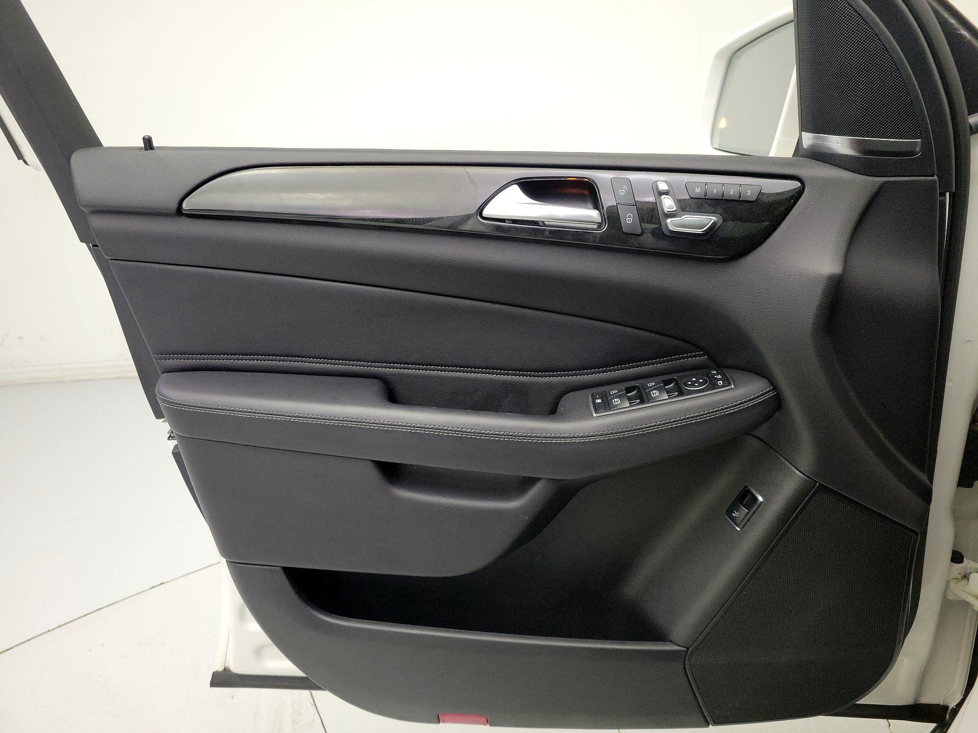 Thumbnail: 2018 Mercedes-Benz GLE - 12