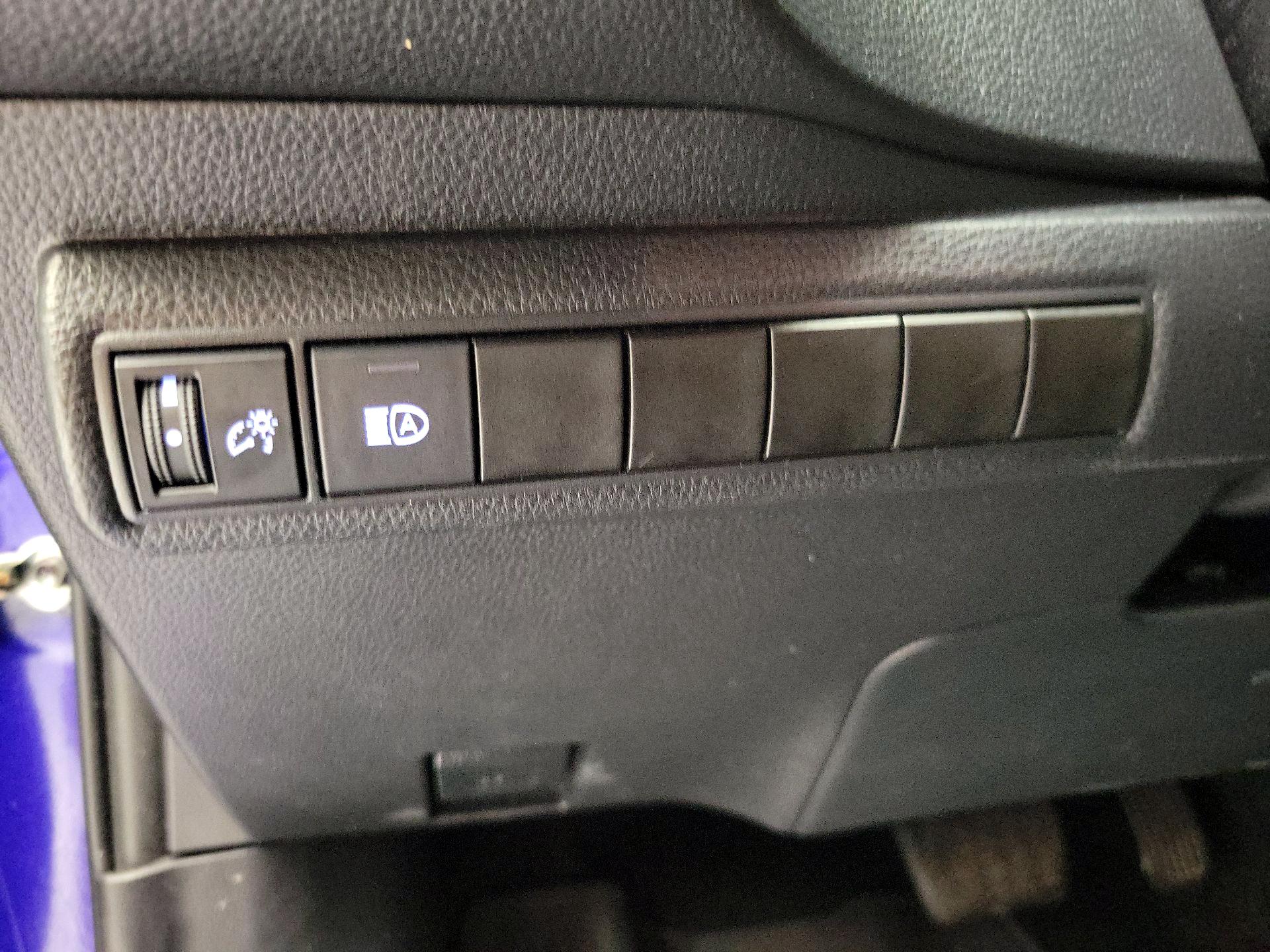 Thumbnail: 2020 Toyota Corolla - 13